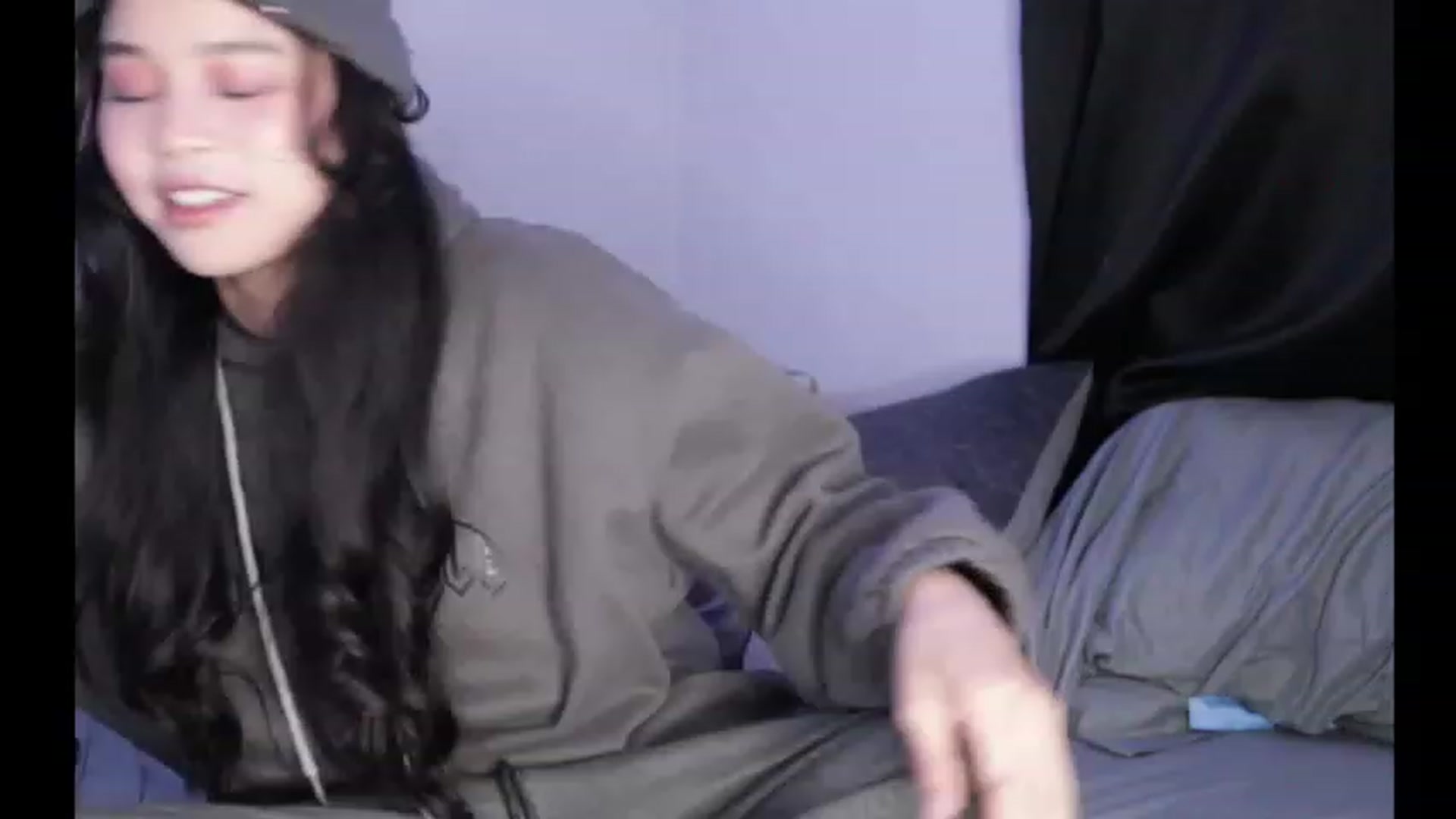 Gallery image thumbnail from BrokenRin's myfreecams stream on, 03/31/2023, 10:02 image 3 of 20