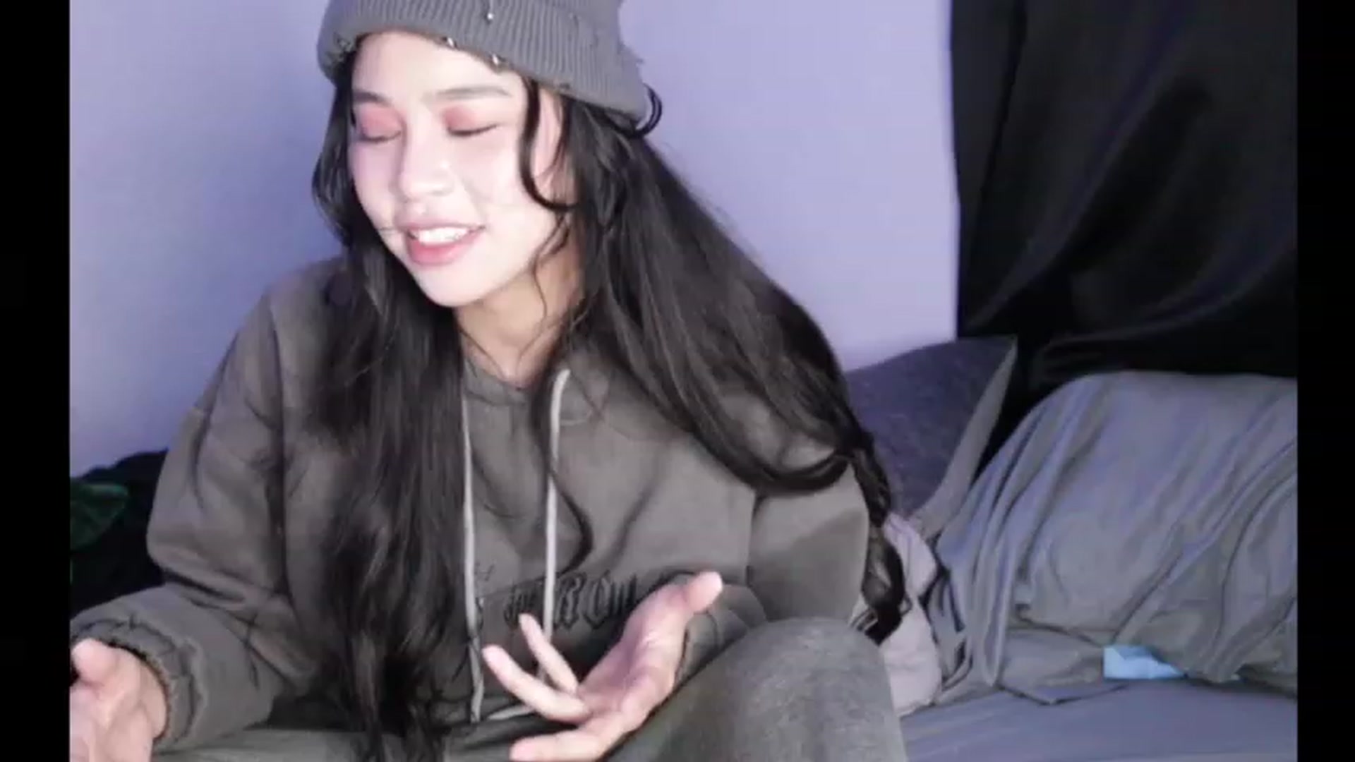 Gallery image thumbnail from BrokenRin's myfreecams stream on, 03/31/2023, 10:02 image 10 of 20