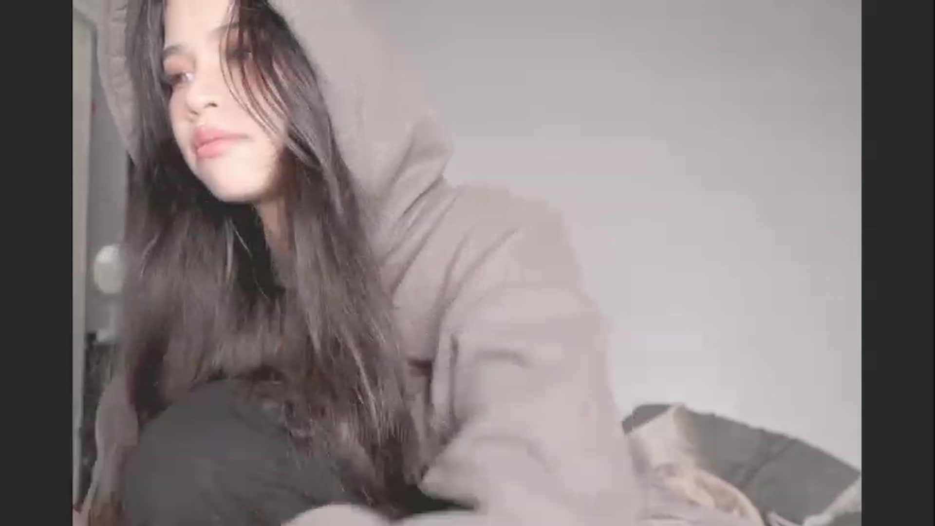 Gallery image thumbnail from BrokenRin's myfreecams stream on, 02/08/2024, 03:13 image 13 of 20