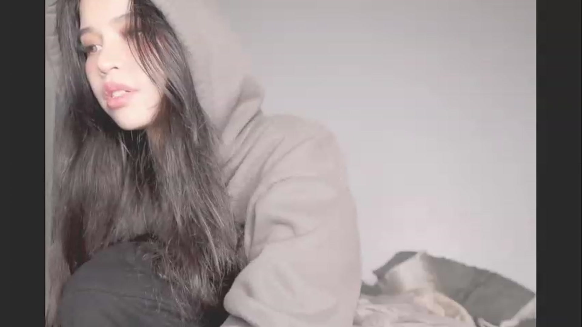 Gallery image thumbnail from BrokenRin's myfreecams stream on, 02/08/2024, 03:13 image 12 of 20