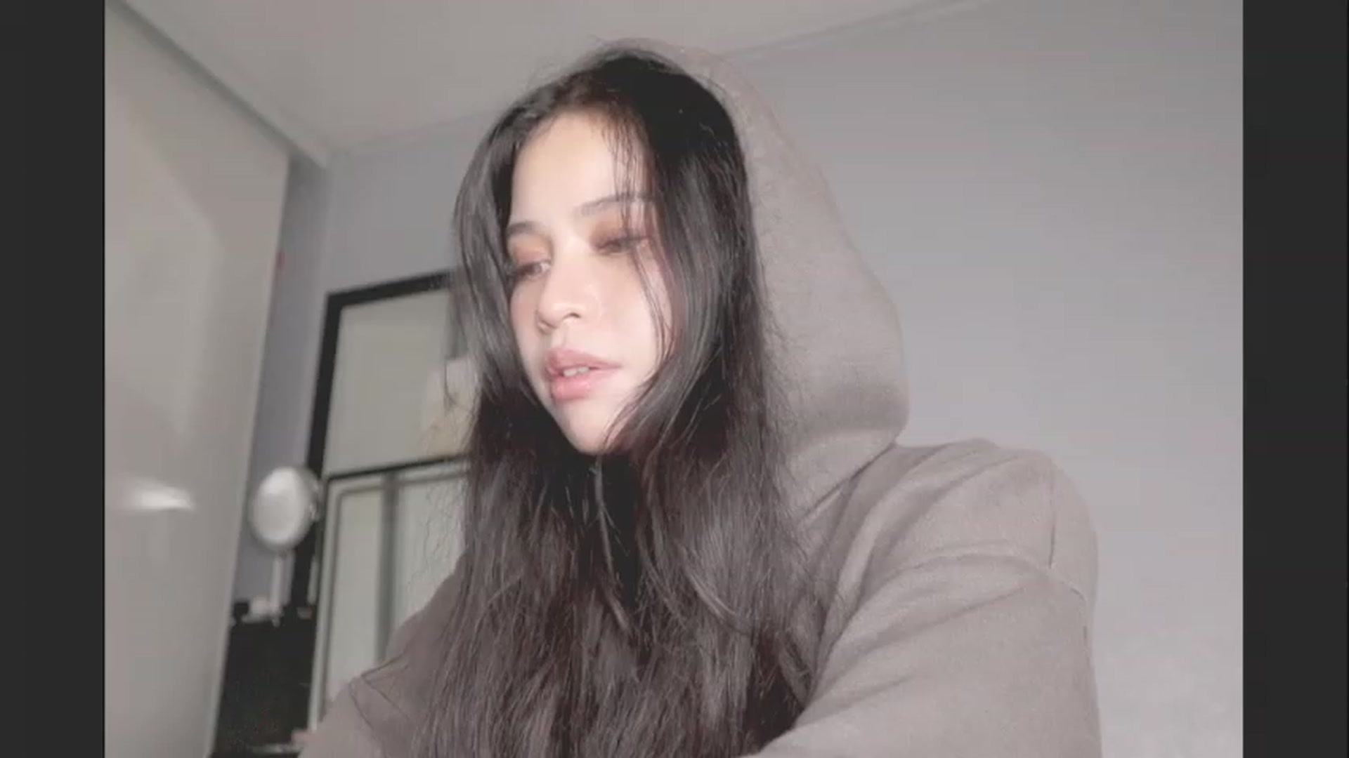 Gallery image thumbnail from BrokenRin's myfreecams stream on, 02/08/2024, 06:02 image 7 of 20