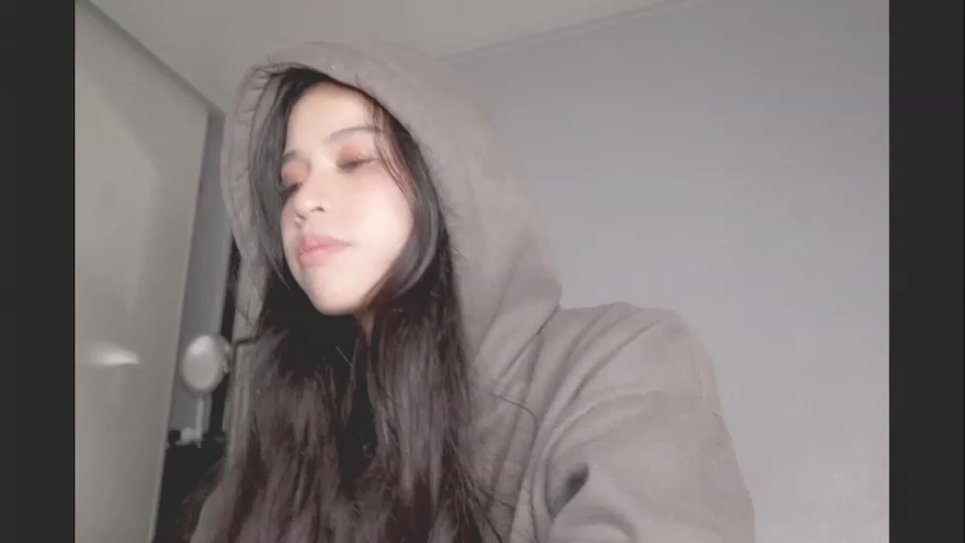 Gallery image thumbnail from BrokenRin's myfreecams stream on, 02/08/2024, 06:02 image 14 of 20