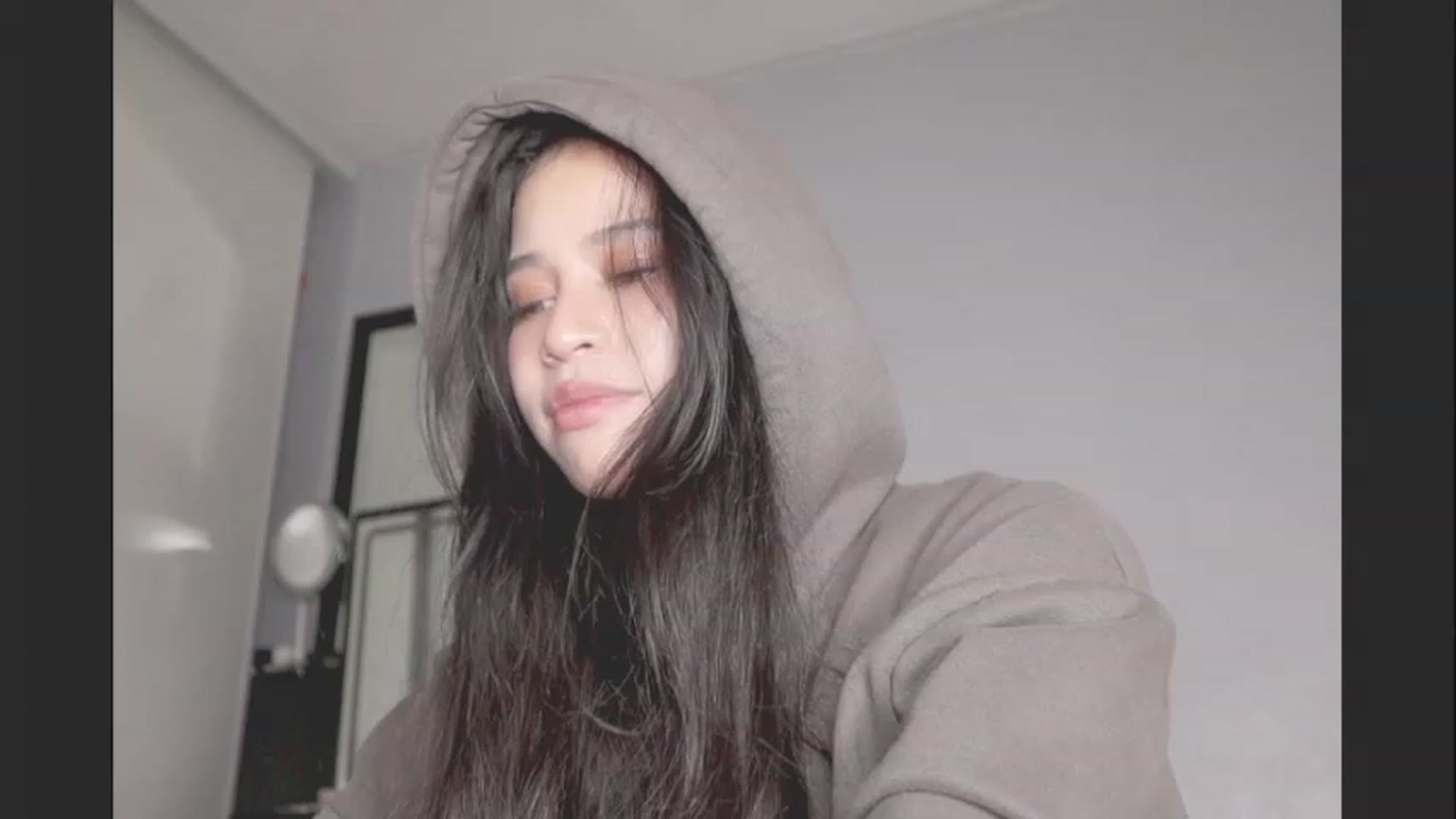 Gallery image thumbnail from BrokenRin's myfreecams stream on, 02/08/2024, 06:02 image 10 of 20