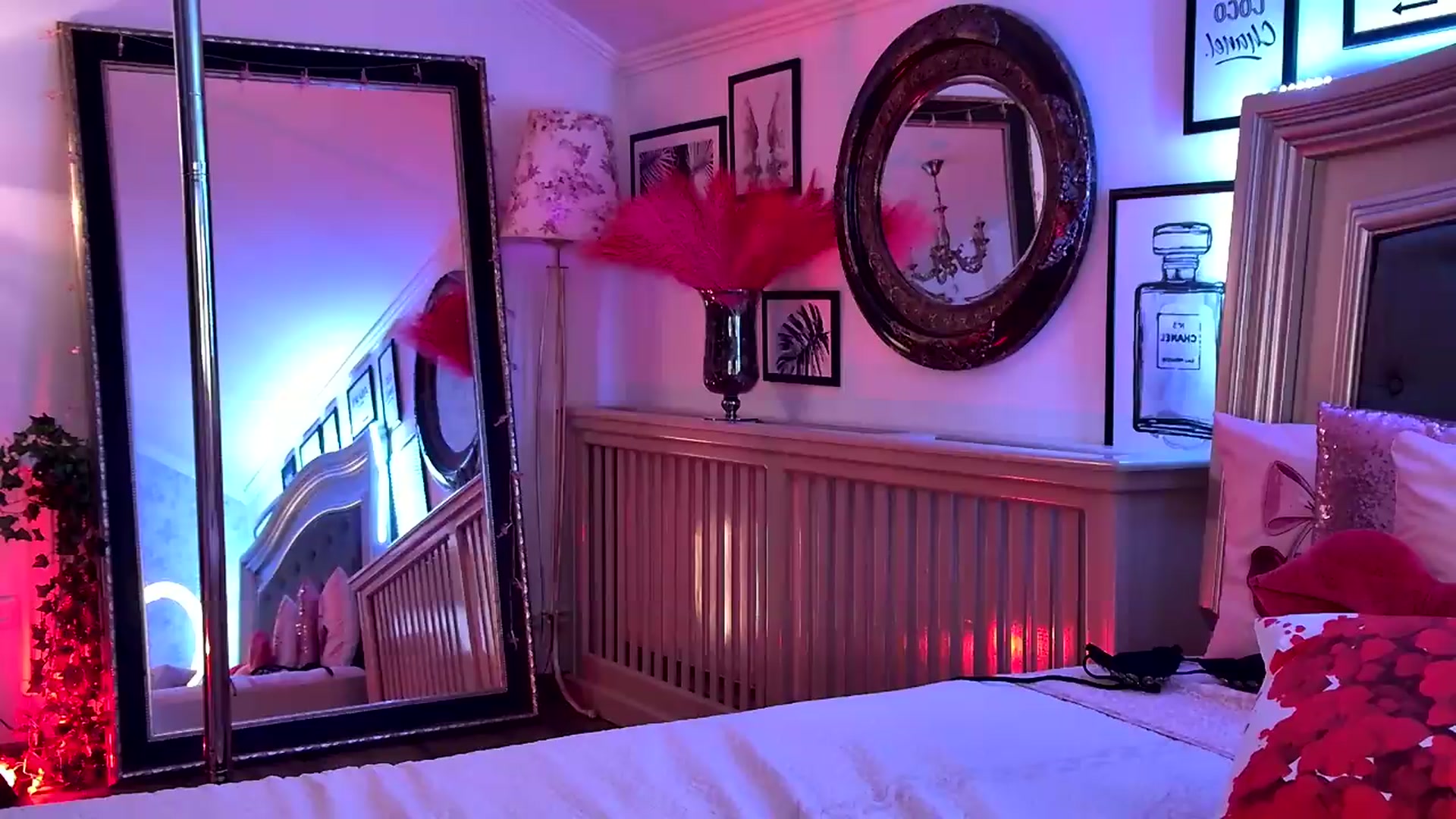 Gallery image thumbnail from BrookeAmber's myfreecams stream on, 07/16/2026, 18:32 image 16 of 20