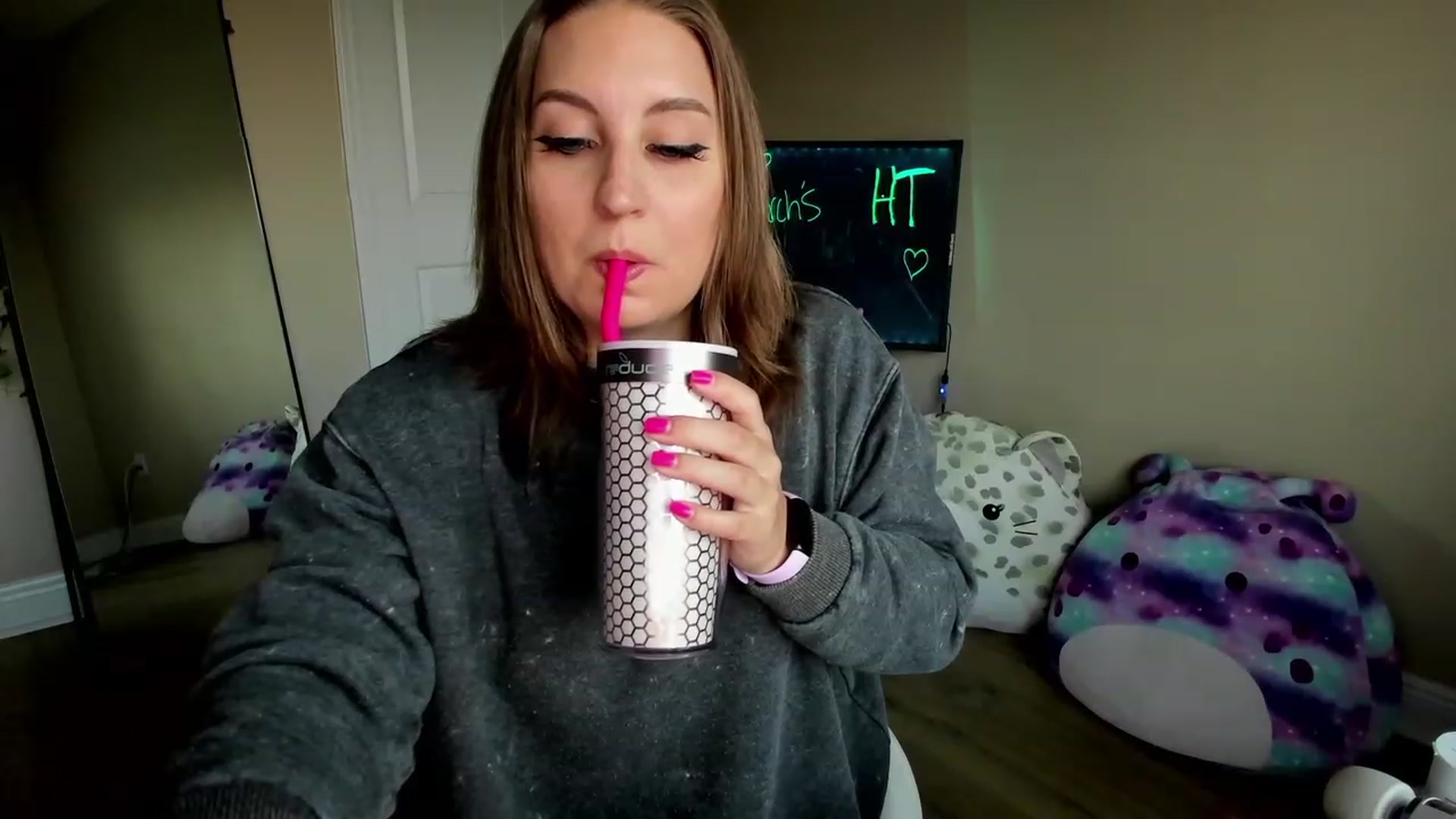 Gallery image thumbnail from BrookeBee's myfreecams stream on, 03/08/2023, 23:34 image 12 of 20