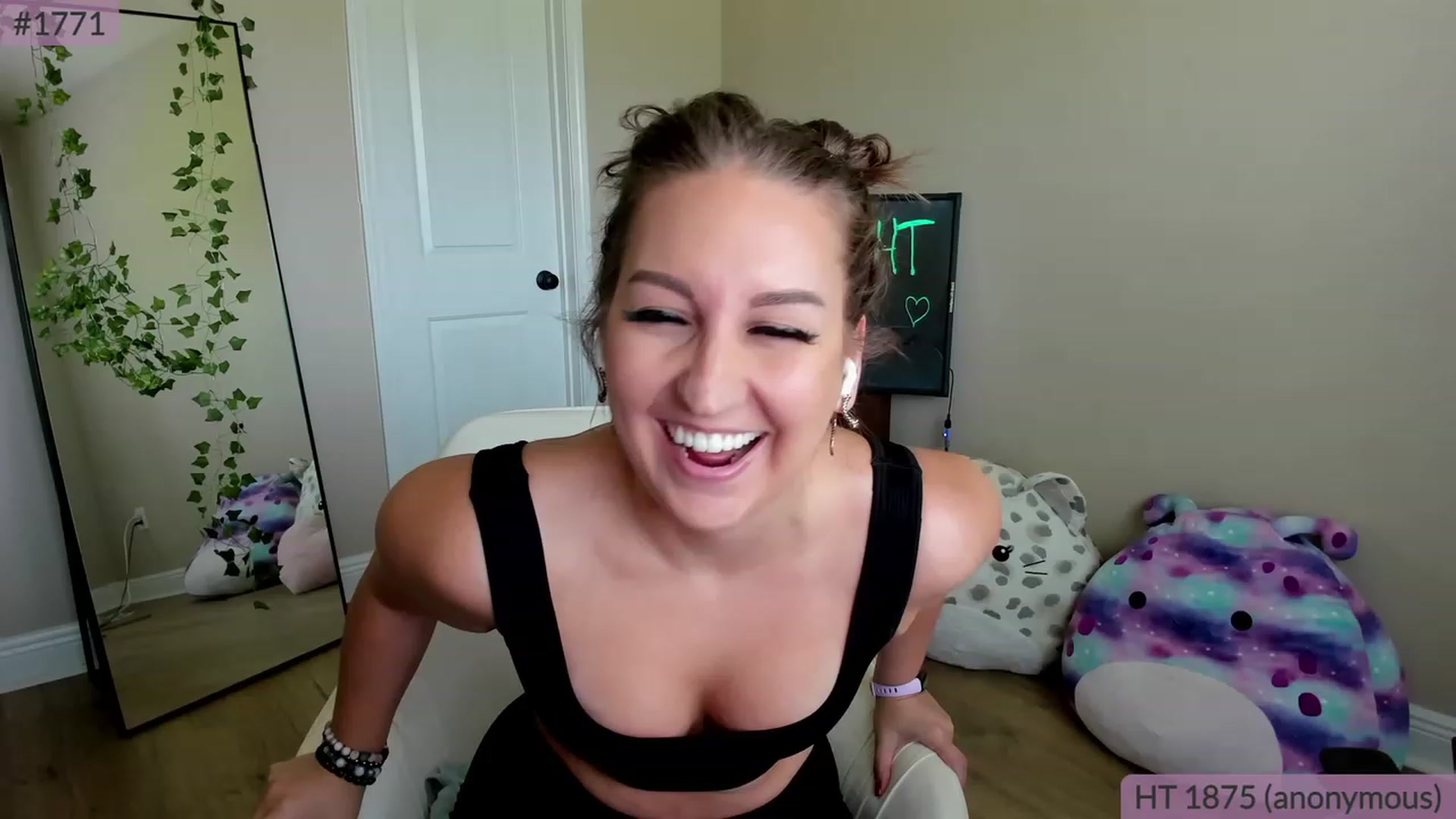 Gallery image thumbnail from BrookeBee's myfreecams stream on, 03/26/2023, 18:04 image 16 of 20