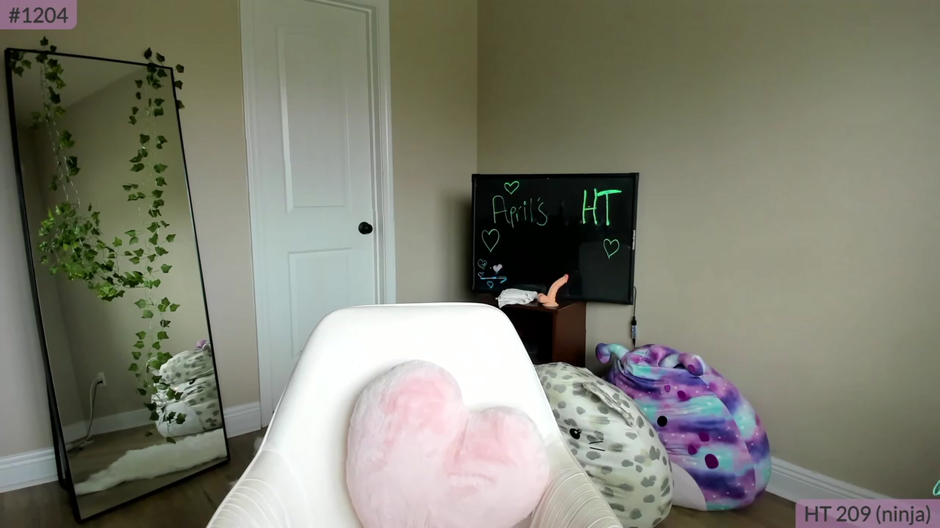 Gallery image thumbnail from BrookeBee's myfreecams stream on, 04/07/2023, 18:20 image 10 of 20