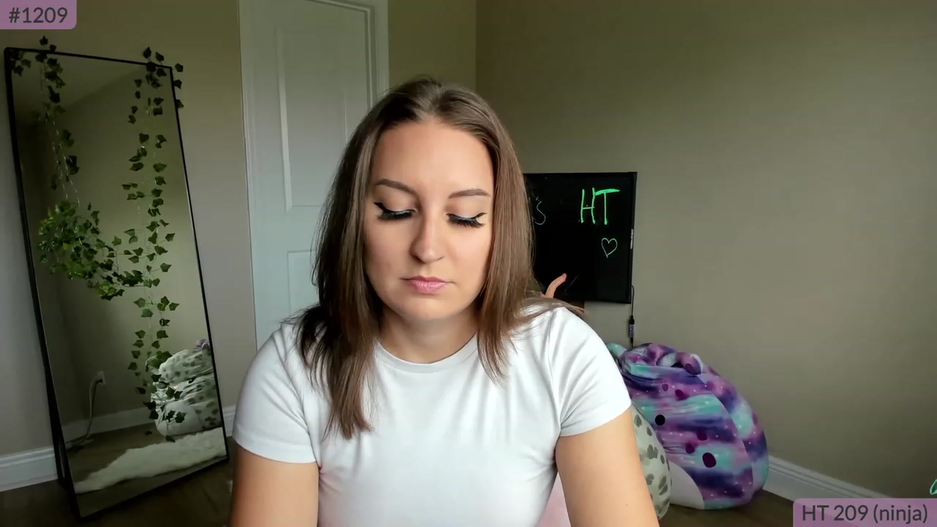 Gallery image thumbnail from BrookeBee's myfreecams stream on, 04/07/2023, 18:20 image 6 of 20
