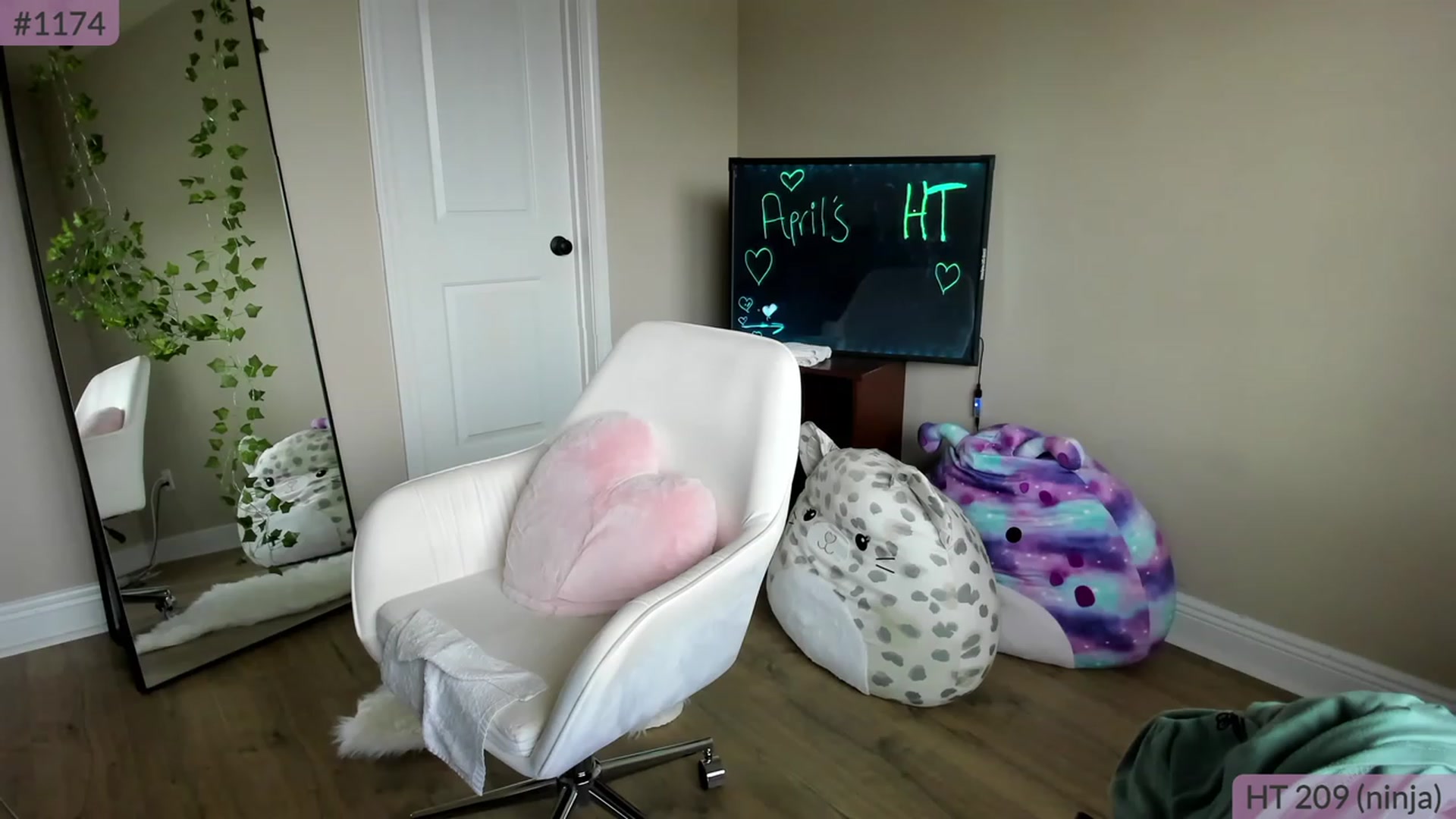 Gallery image thumbnail from BrookeBee's myfreecams stream on, 04/07/2023, 22:50 image 6 of 20