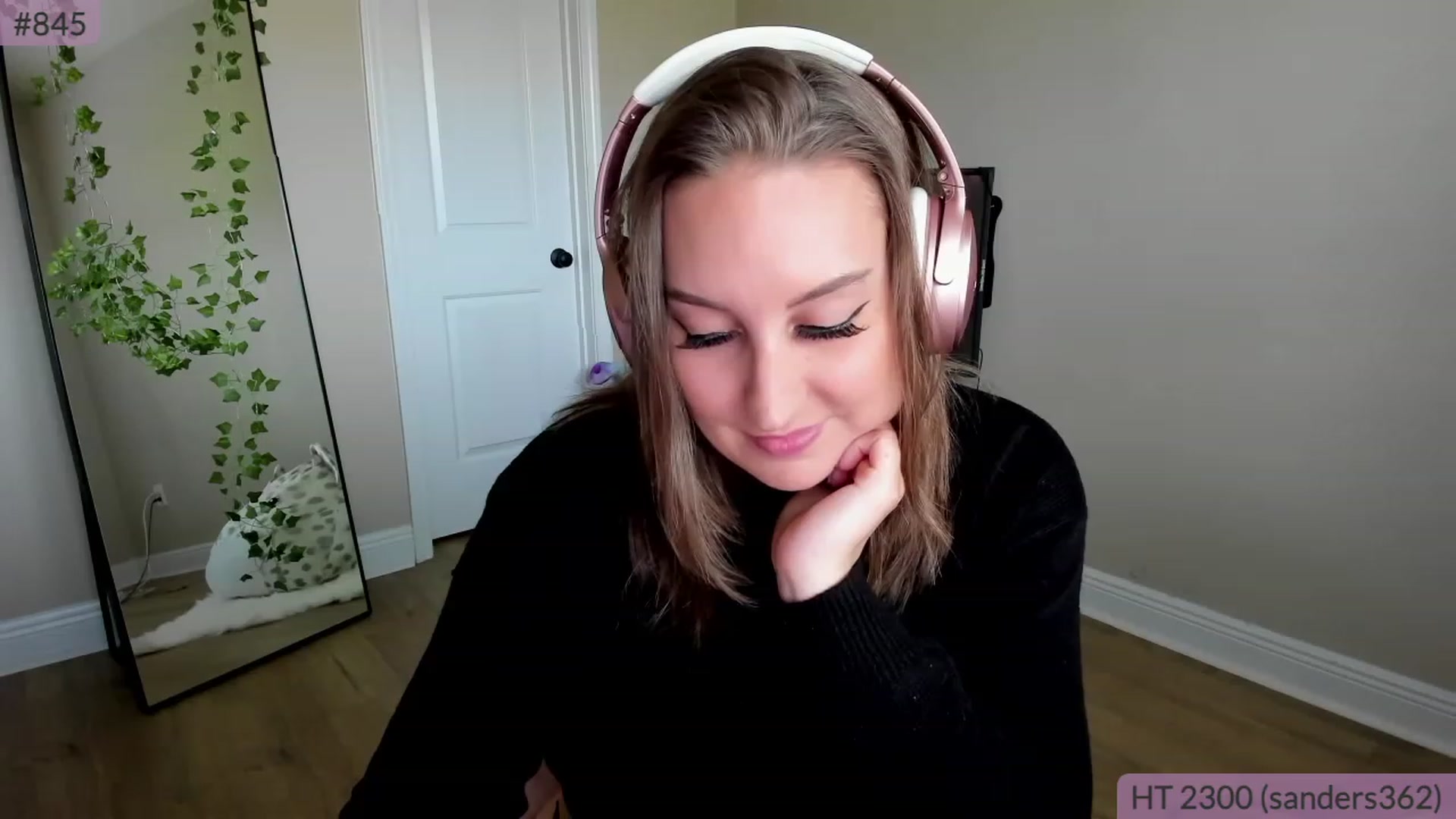 Gallery image thumbnail from BrookeBee's myfreecams stream on, 04/16/2023, 22:25 image 8 of 20
