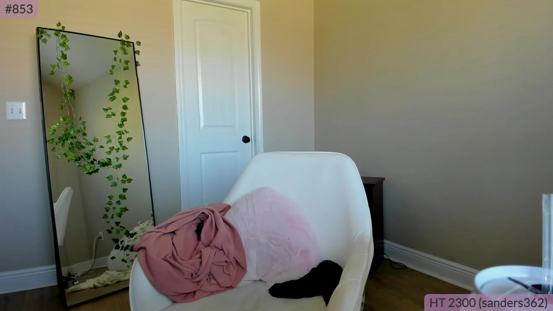 Gallery image thumbnail from BrookeBee's myfreecams stream on, 04/17/2023, 20:35 image 19 of 20