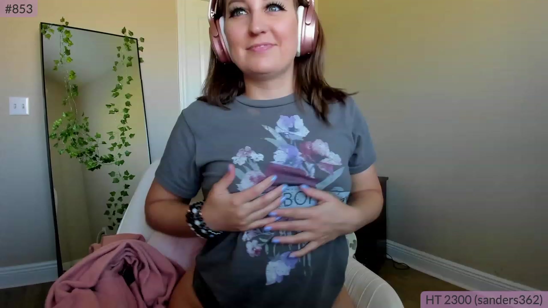Gallery image thumbnail from BrookeBee's myfreecams stream on, 04/17/2023, 20:35 image 16 of 20