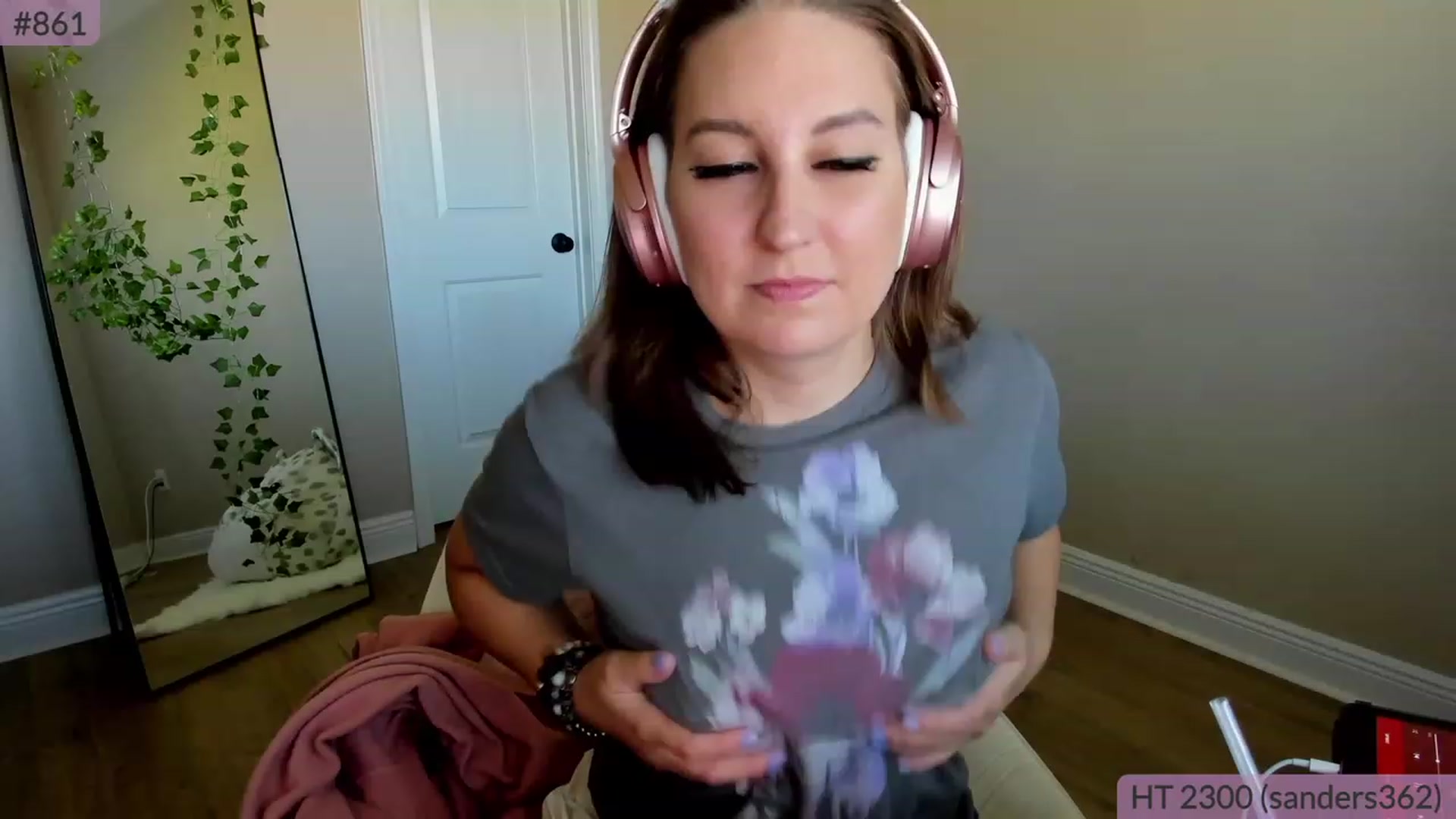 Gallery image thumbnail from BrookeBee's myfreecams stream on, 04/17/2023, 20:35 image 8 of 20