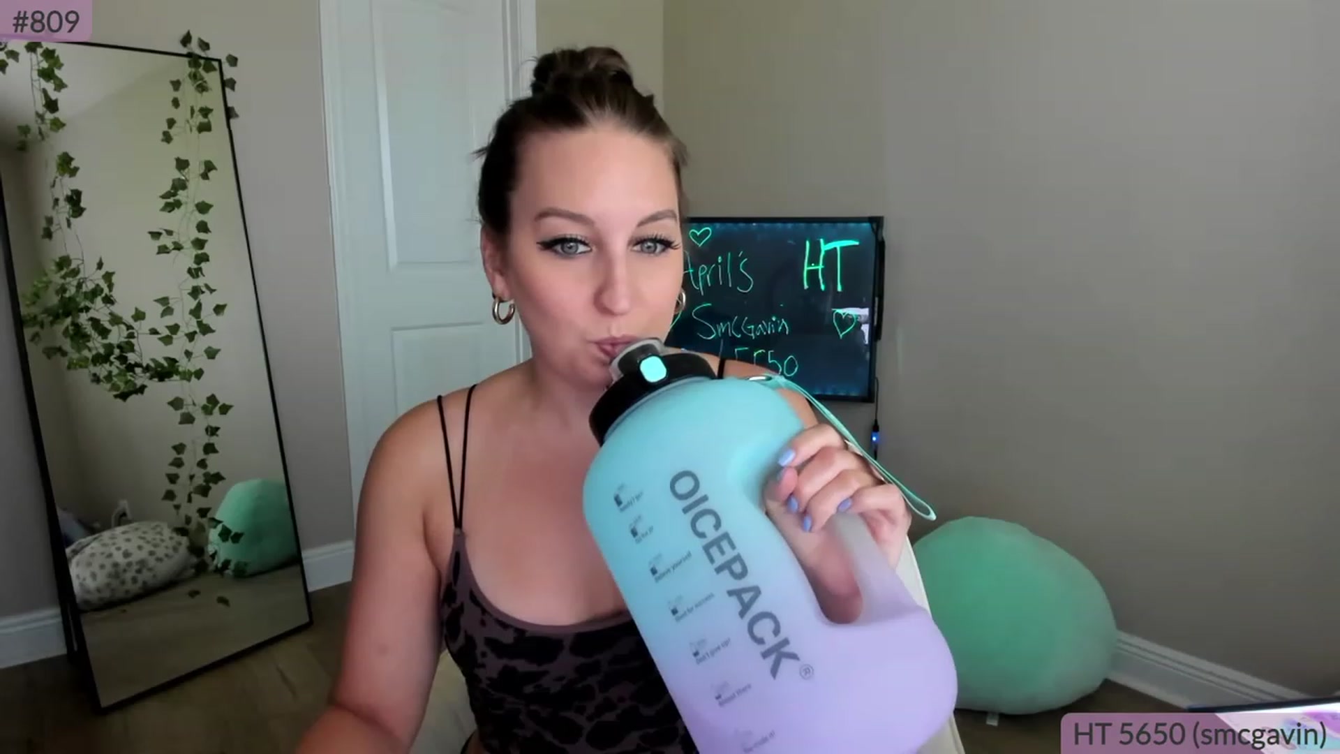 Gallery image thumbnail from BrookeBee's myfreecams stream on, 04/21/2023, 22:24 image 18 of 20
