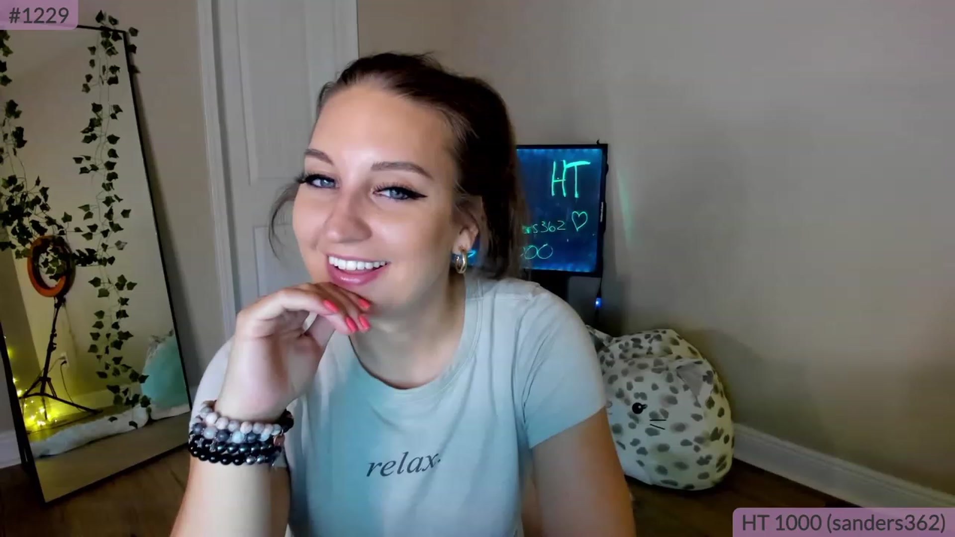 Gallery image thumbnail from BrookeBee's myfreecams stream on, 05/04/2023, 01:17 image 8 of 20