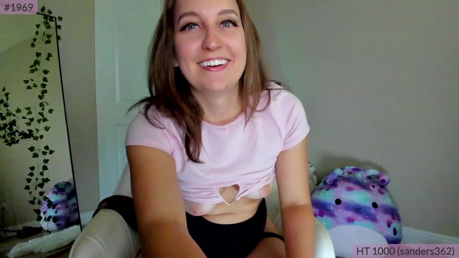 Gallery image thumbnail from BrookeBee's myfreecams stream on, 05/16/2023, 24:05 image 2 of 20