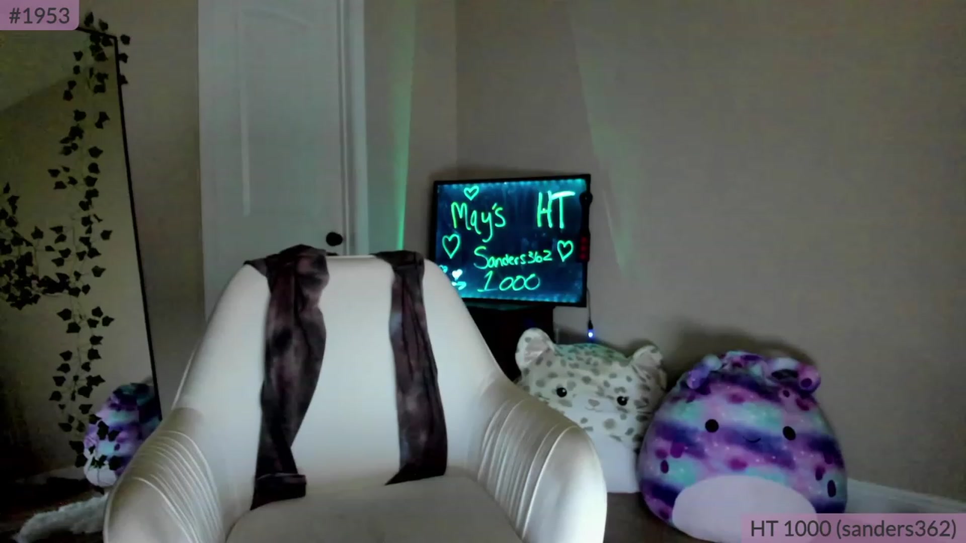 Gallery image thumbnail from BrookeBee's myfreecams stream on, 05/16/2023, 24:05 image 12 of 20