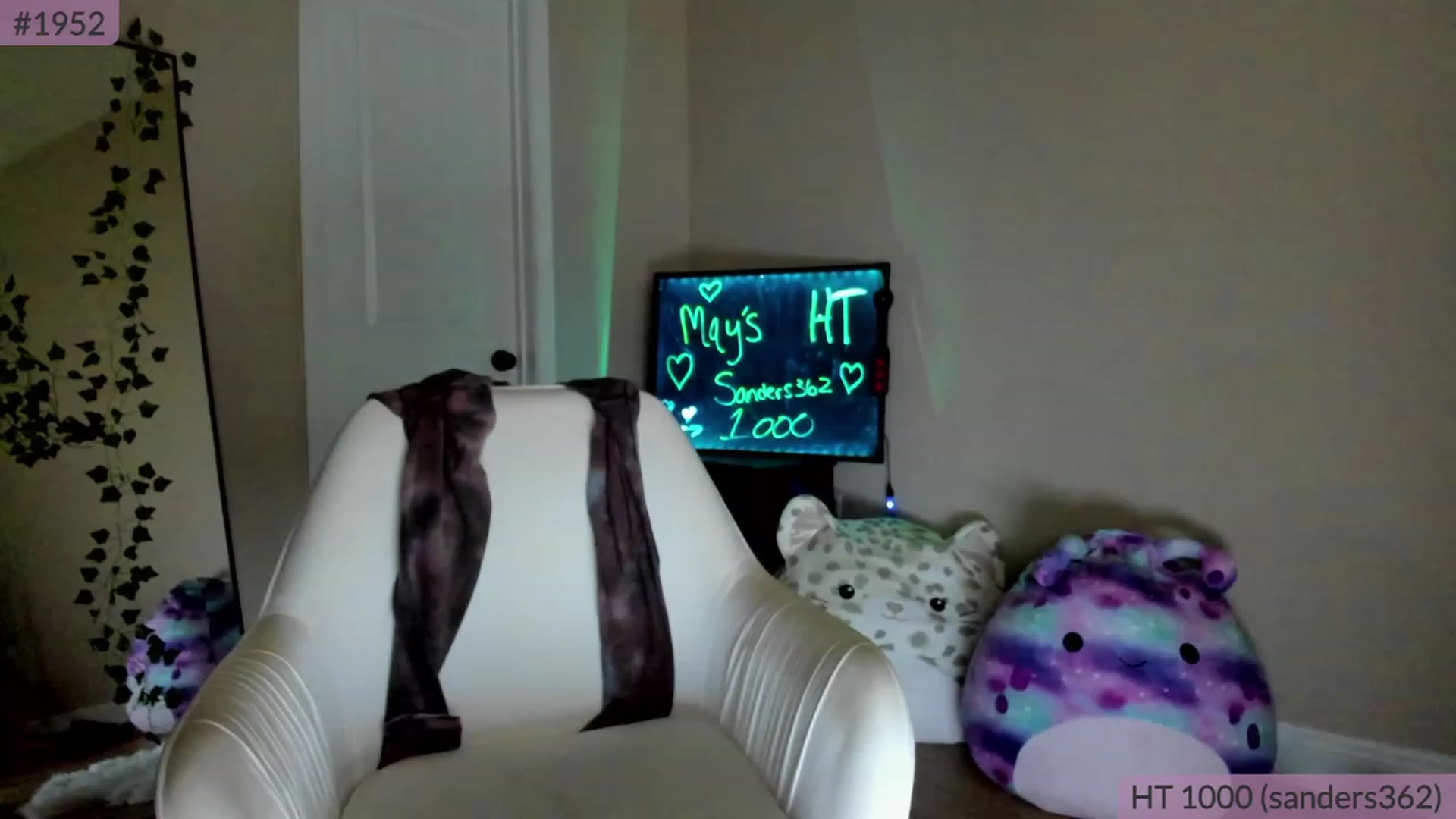 Gallery image thumbnail from BrookeBee's myfreecams stream on, 05/16/2023, 24:05 image 11 of 20