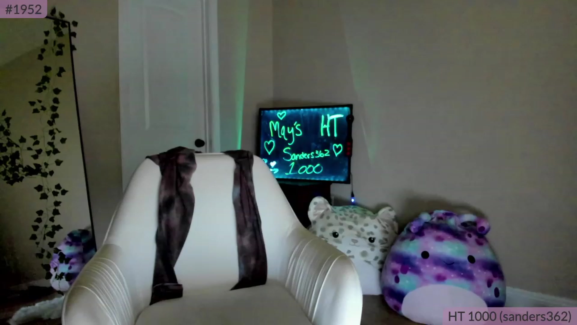 Gallery image thumbnail from BrookeBee's myfreecams stream on, 05/16/2023, 24:05 image 10 of 20