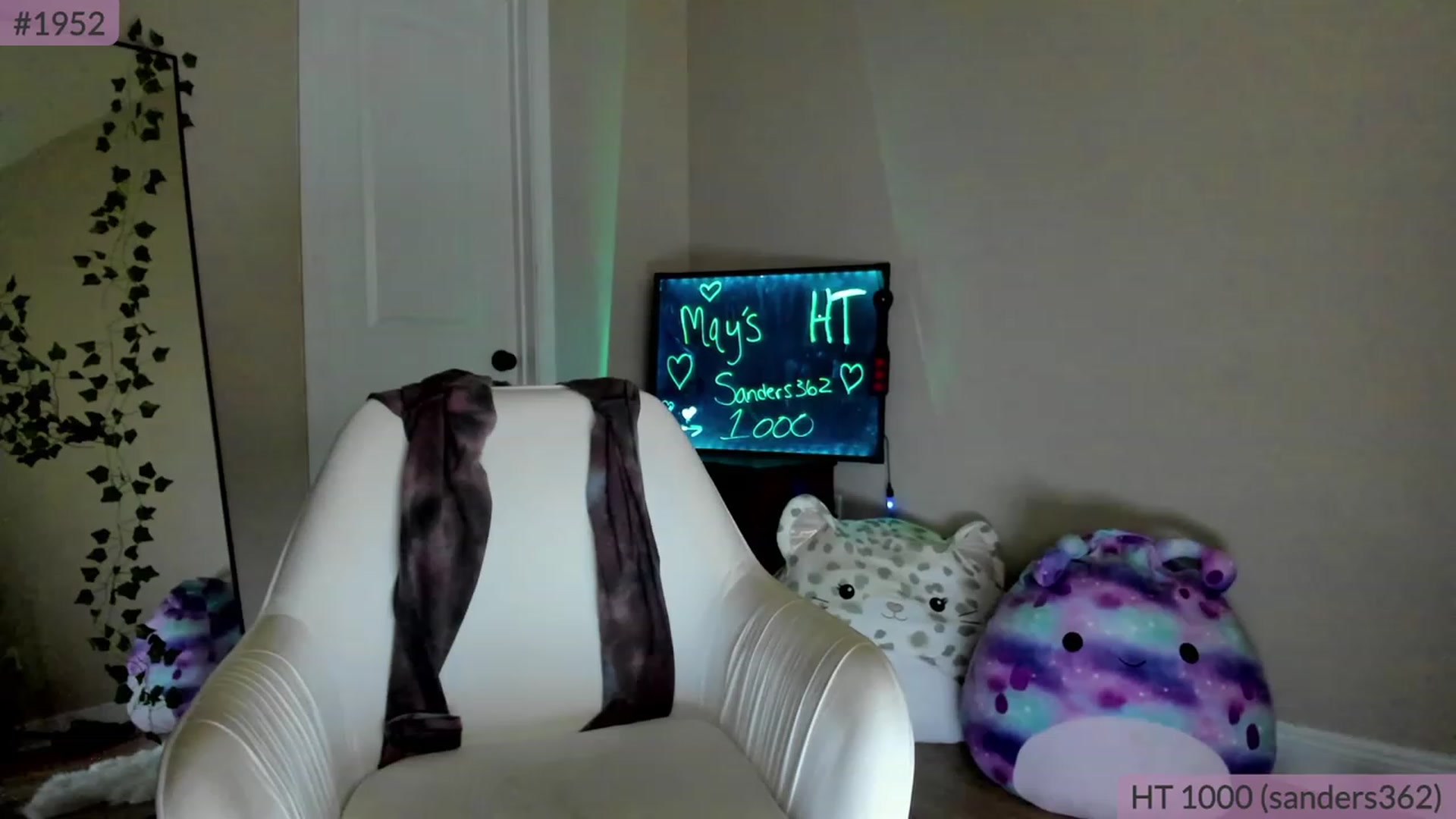Gallery image thumbnail from BrookeBee's myfreecams stream on, 05/16/2023, 24:05 image 8 of 20