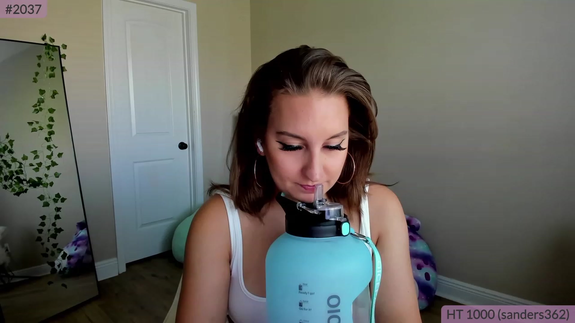 Gallery image thumbnail from BrookeBee's myfreecams stream on, 05/28/2023, 23:29 image 8 of 20