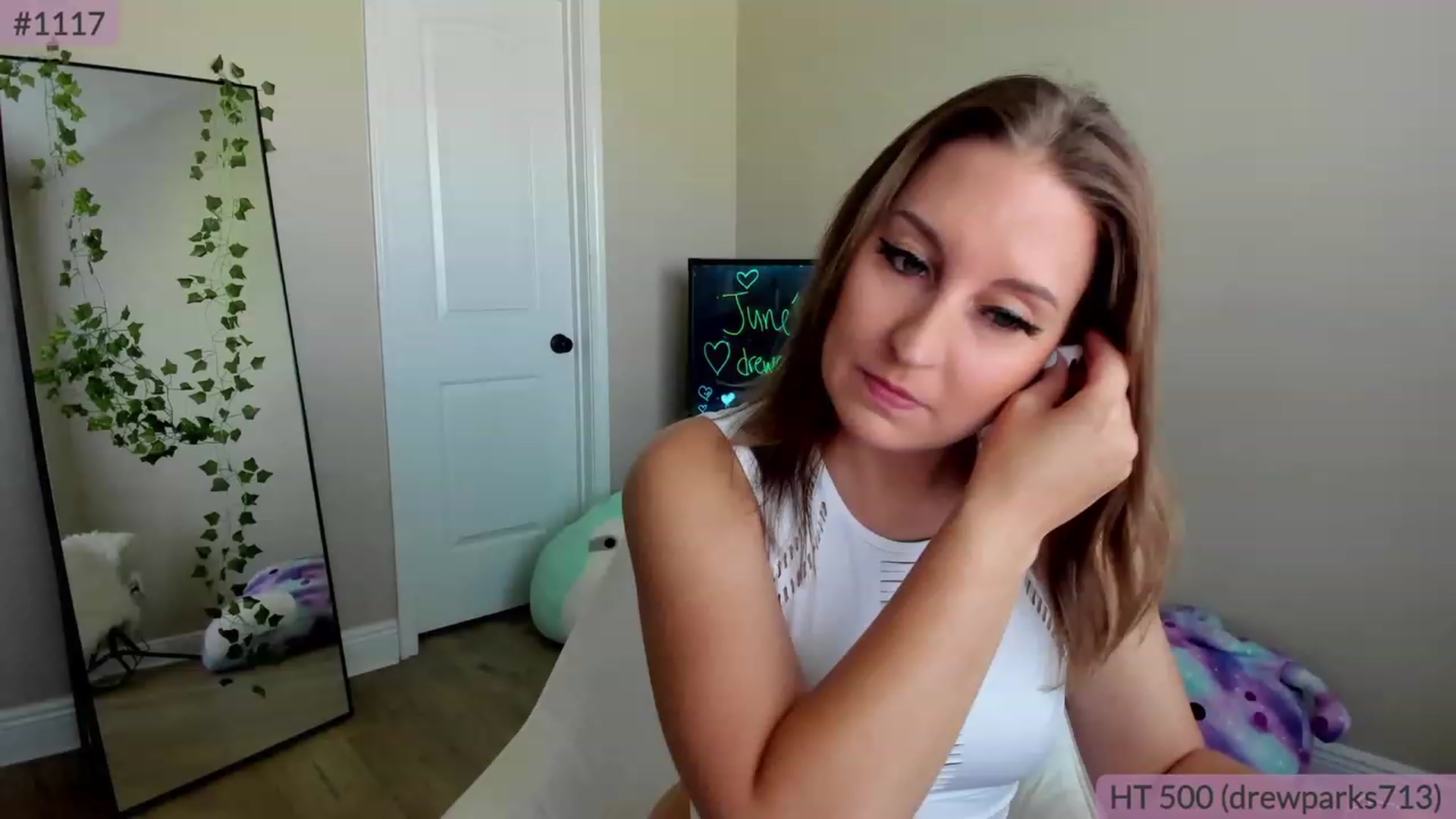 Gallery image thumbnail from BrookeBee's myfreecams stream on, 06/04/2023, 21:32 image 19 of 20