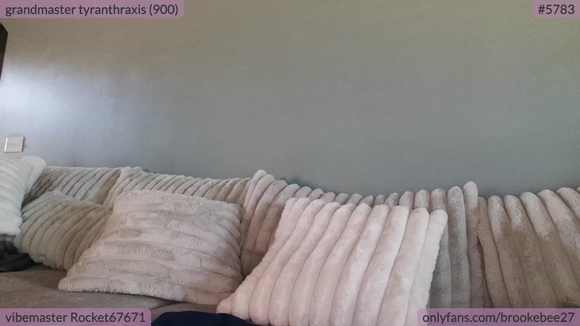 Gallery image thumbnail from BrookeBee's myfreecams stream on, 10/16/2023, 18:36 image 17 of 20