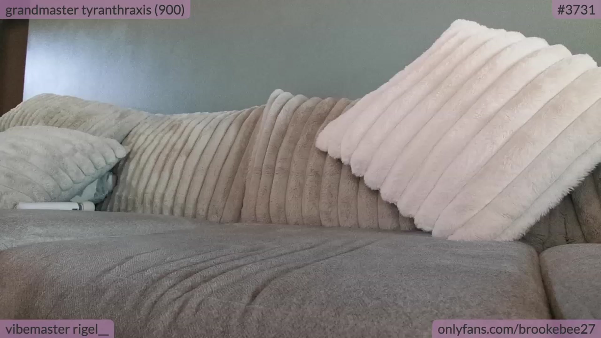 Gallery image thumbnail from BrookeBee's myfreecams stream on, 10/18/2023, 20:01 image 17 of 20