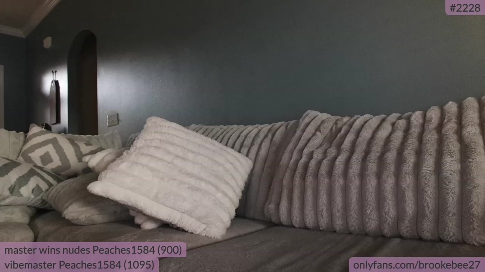 Gallery image thumbnail from BrookeBee's myfreecams stream on, 10/22/2023, 21:38 image 18 of 20