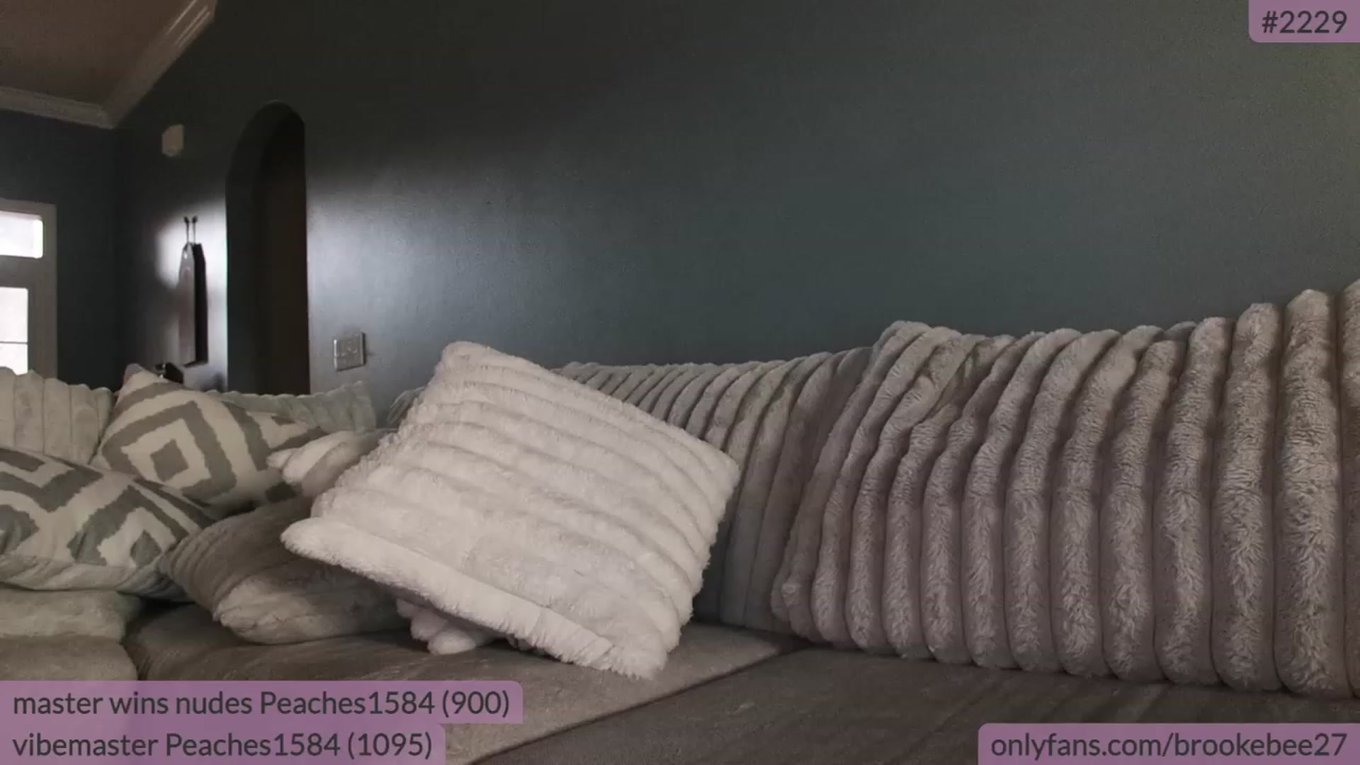 Gallery image thumbnail from BrookeBee's myfreecams stream on, 10/22/2023, 21:38 image 19 of 20