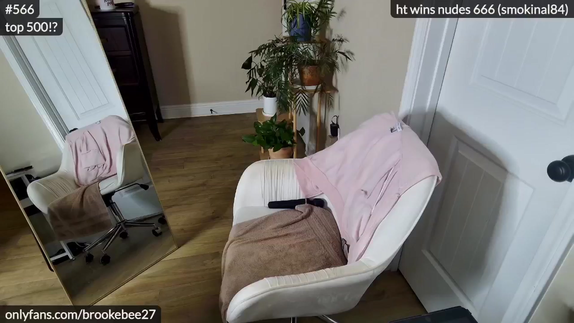Gallery image thumbnail from BrookeBee's myfreecams stream on, 04/26/2024, 01:29 image 20 of 20