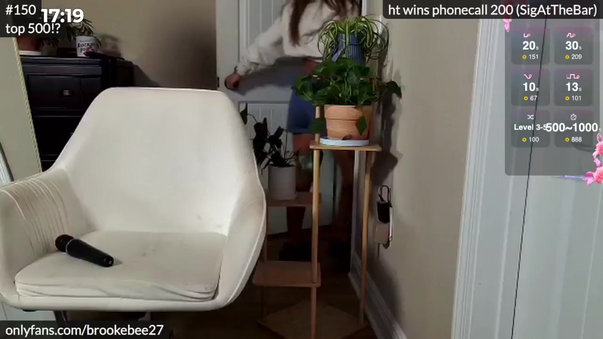 Gallery image thumbnail from BrookeBee's myfreecams stream on, 05/09/2024, 02:16 image 16 of 20
