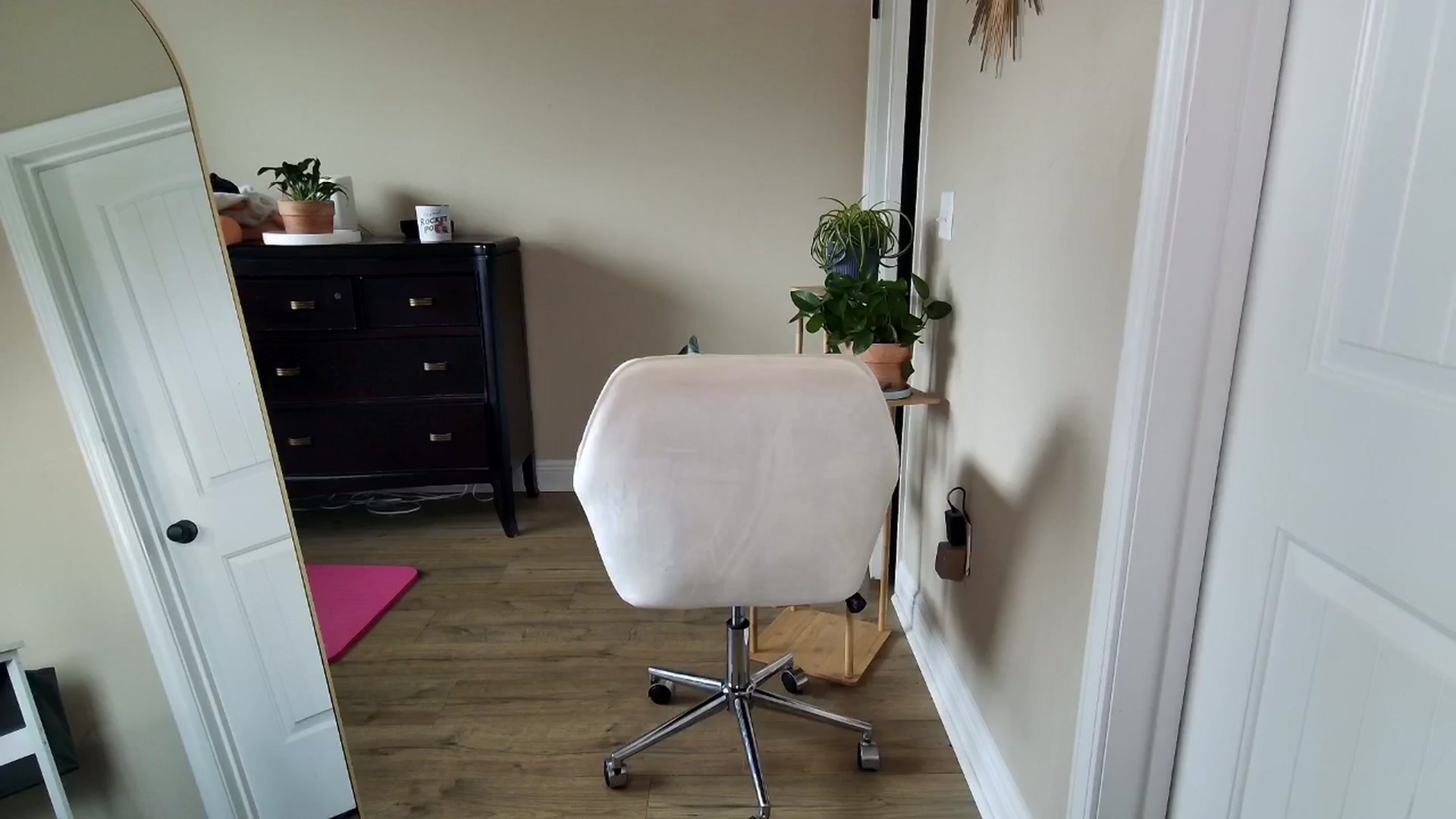 Gallery image thumbnail from BrookeBee's myfreecams stream on, 05/14/2024, 24:01 image 10 of 20