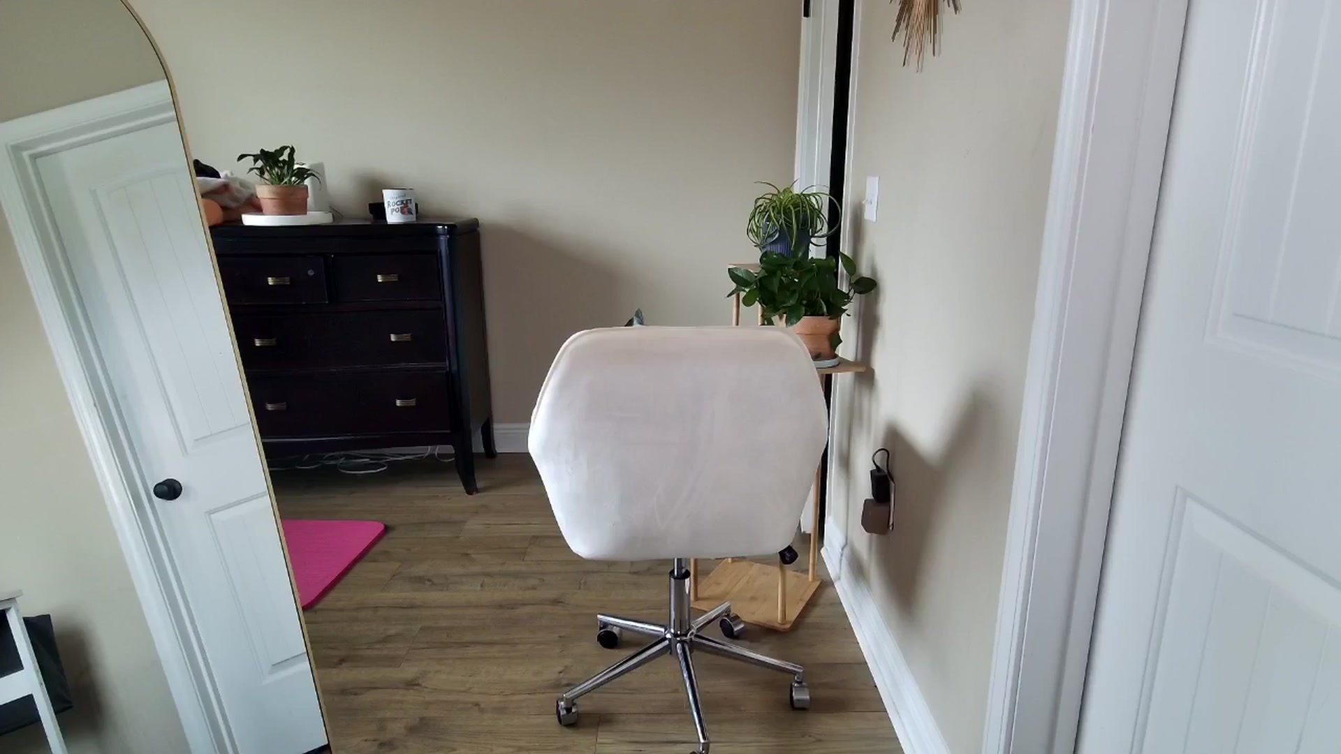 Gallery image thumbnail from BrookeBee's myfreecams stream on, 05/14/2024, 24:01 image 8 of 20