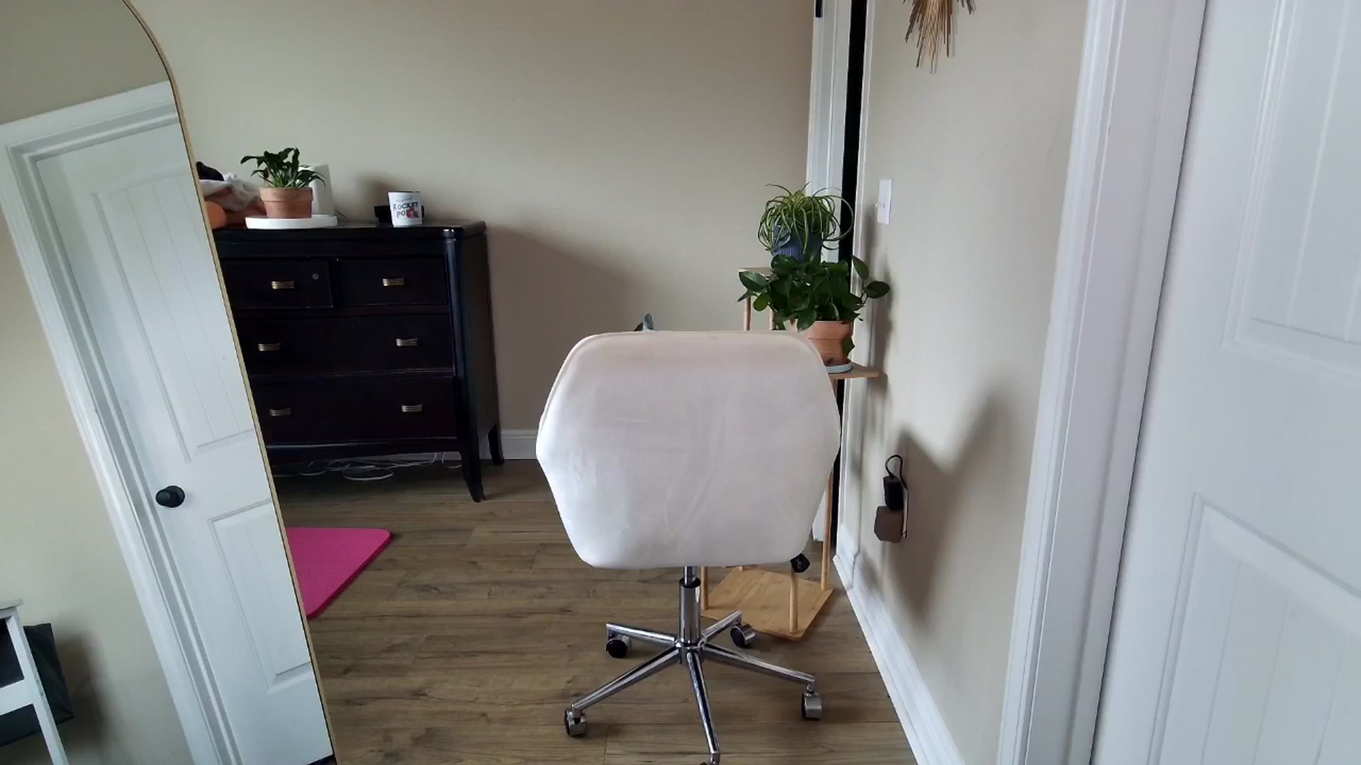 Gallery image thumbnail from BrookeBee's myfreecams stream on, 05/14/2024, 24:01 image 9 of 20