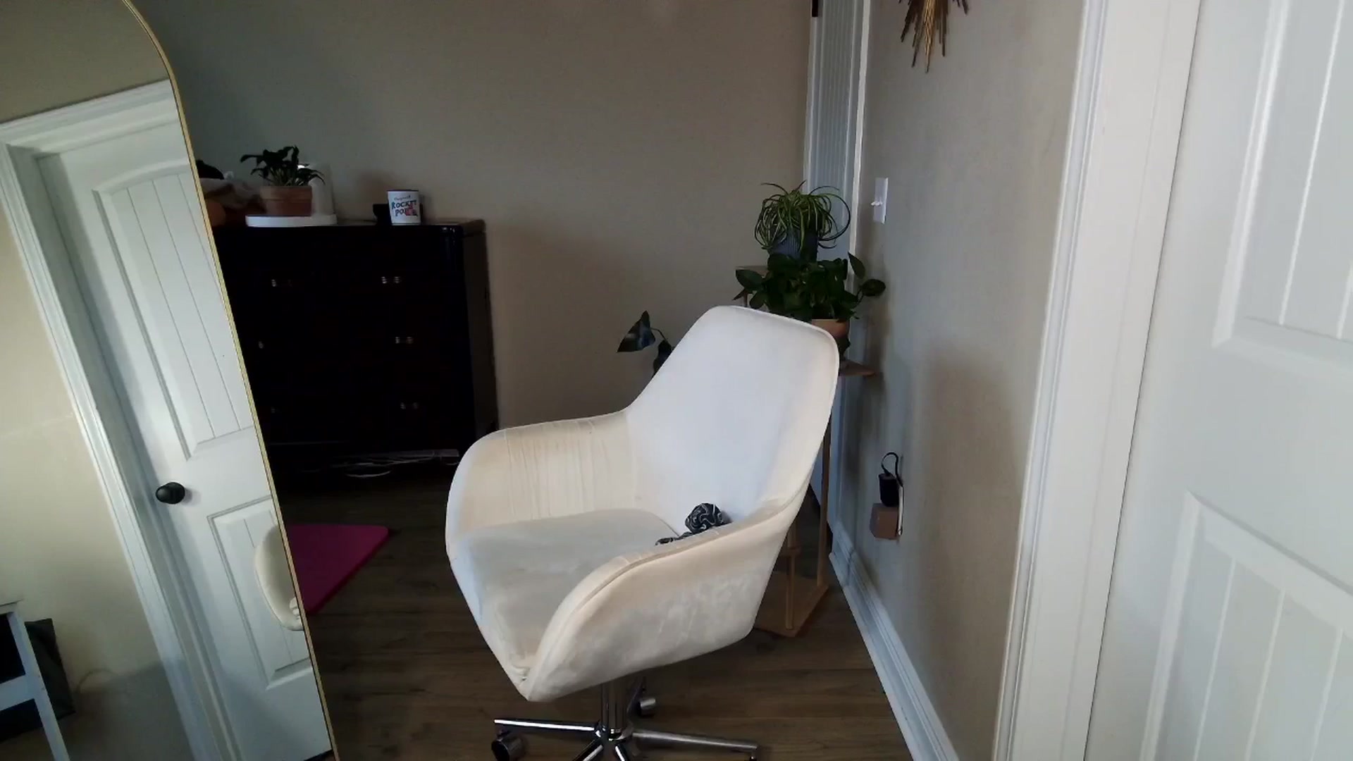 Gallery image thumbnail from BrookeBee's myfreecams stream on, 05/14/2024, 24:30 image 16 of 20