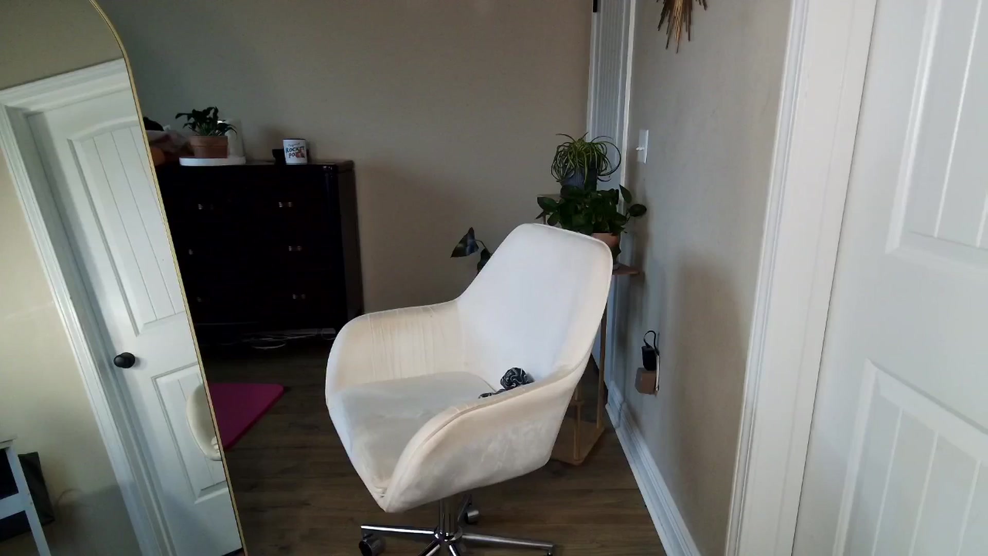 Gallery image thumbnail from BrookeBee's myfreecams stream on, 05/14/2024, 24:30 image 15 of 20