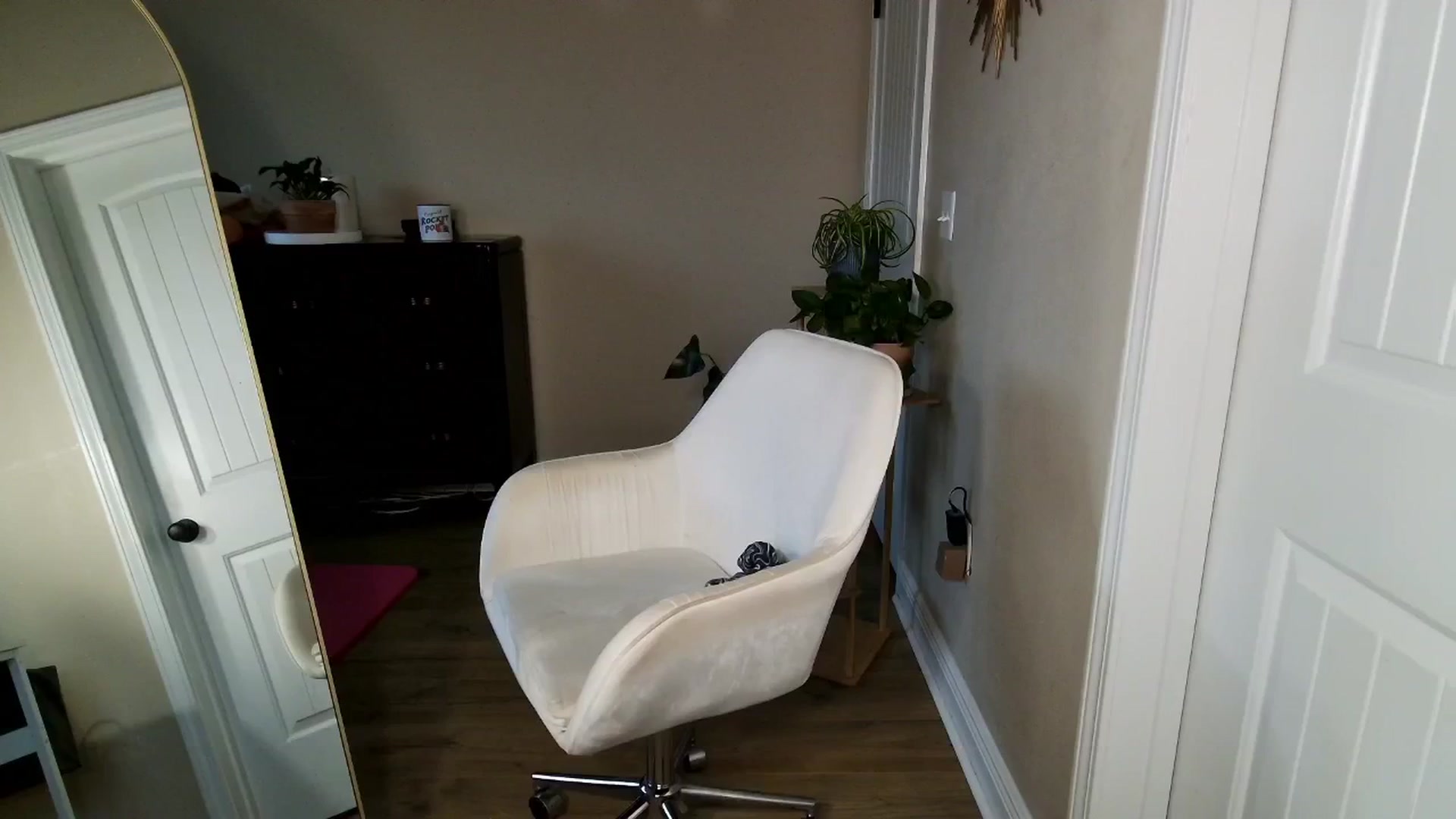 Gallery image thumbnail from BrookeBee's myfreecams stream on, 05/14/2024, 24:30 image 19 of 20