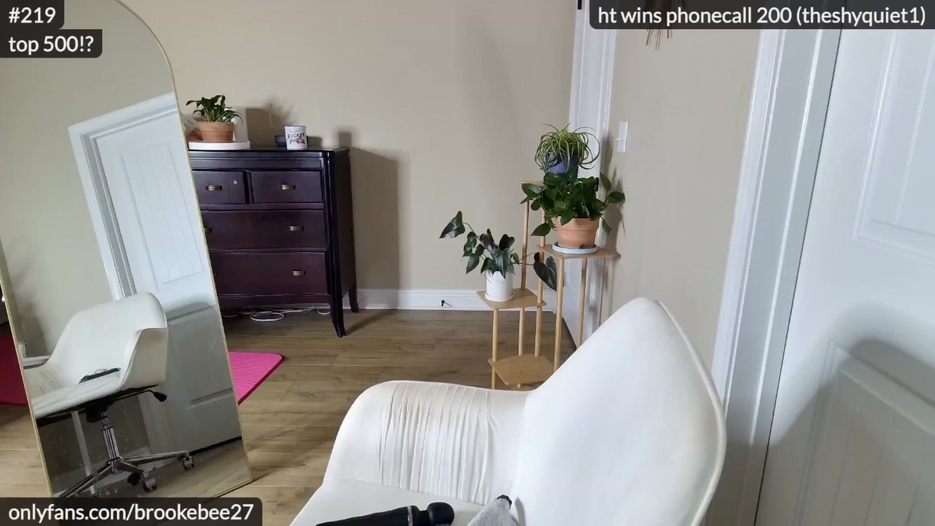 Gallery image thumbnail from BrookeBee's myfreecams stream on, 05/14/2024, 03:03 image 3 of 20