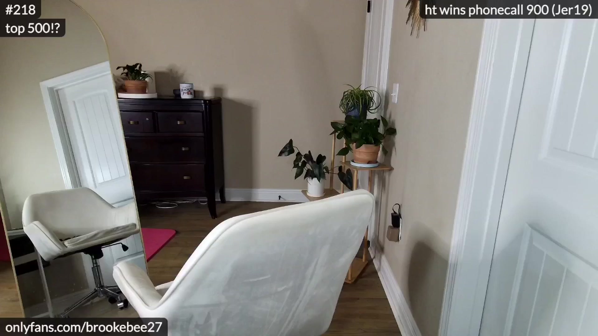 Gallery image thumbnail from BrookeBee's myfreecams stream on, 05/14/2024, 03:03 image 17 of 20