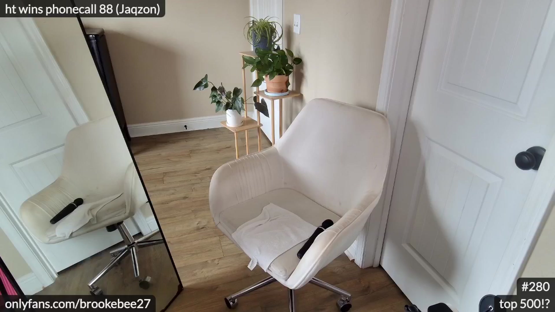 Gallery image thumbnail from BrookeBee's myfreecams stream on, 05/19/2024, 03:03 image 3 of 20
