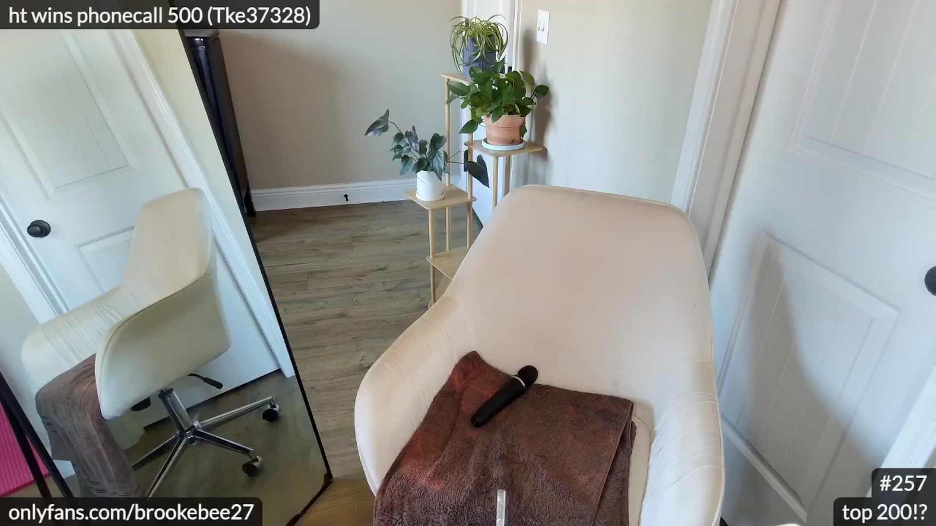 Gallery image thumbnail from BrookeBee's myfreecams stream on, 05/21/2024, 24:37 image 12 of 20
