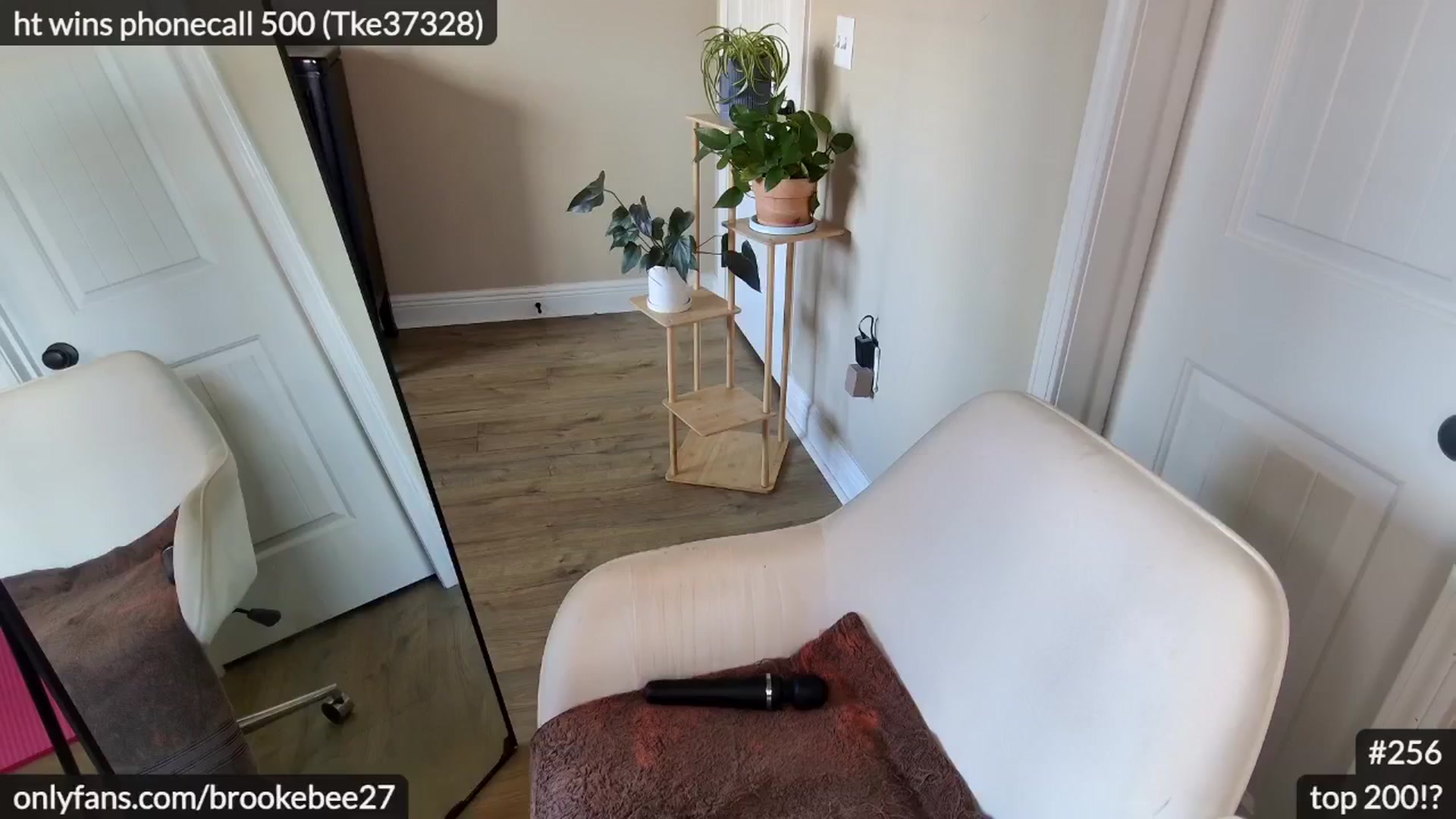 Gallery image thumbnail from BrookeBee's myfreecams stream on, 05/21/2024, 24:37 image 6 of 20