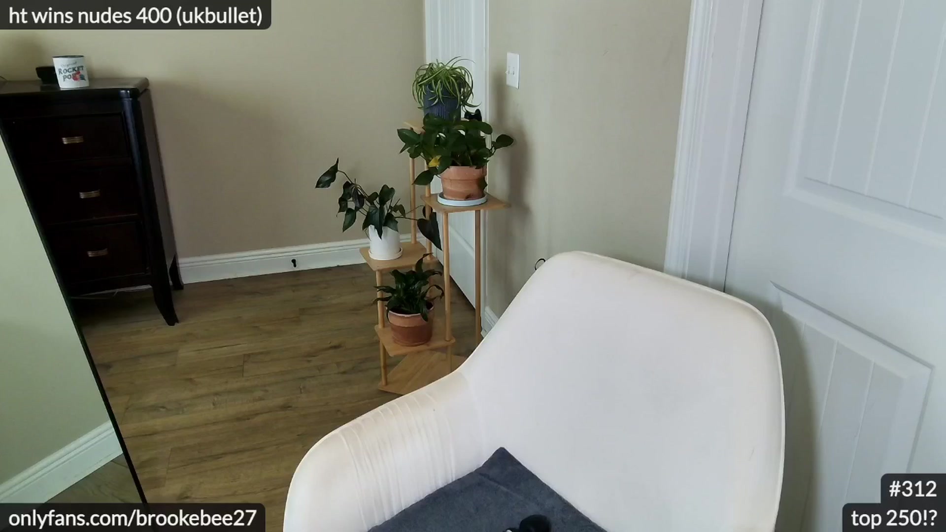 Gallery image thumbnail from BrookeBee's myfreecams stream on, 05/25/2024, 23:38 image 5 of 20