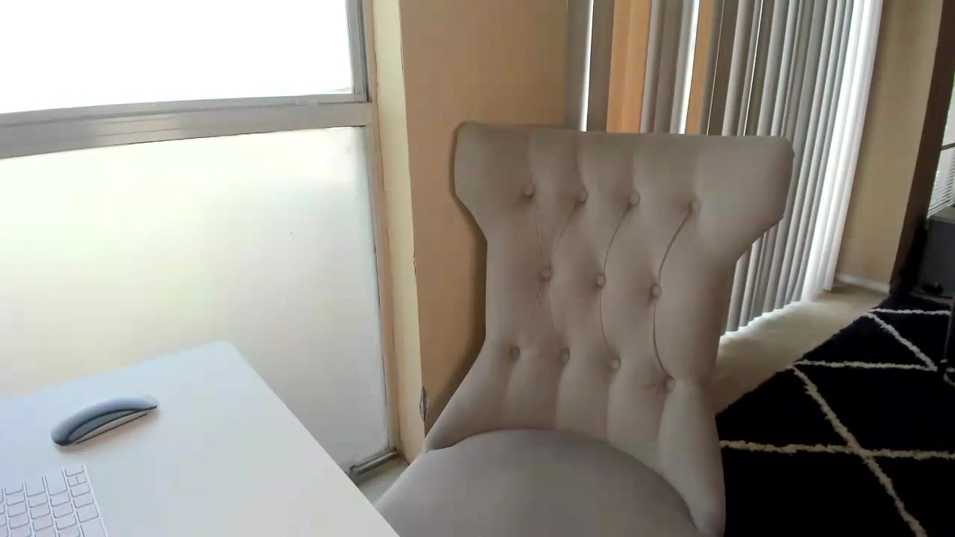 Gallery image thumbnail from BrookeLuxe's myfreecams stream on, 03/29/2024, 16:43 image 18 of 20