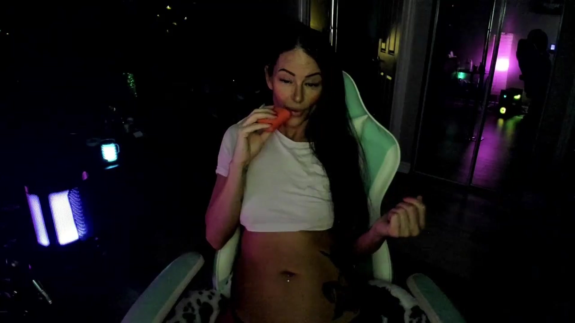 Gallery image thumbnail from BrookeSummer's myfreecams stream on, 04/10/2026, 05:48 image 5 of 20