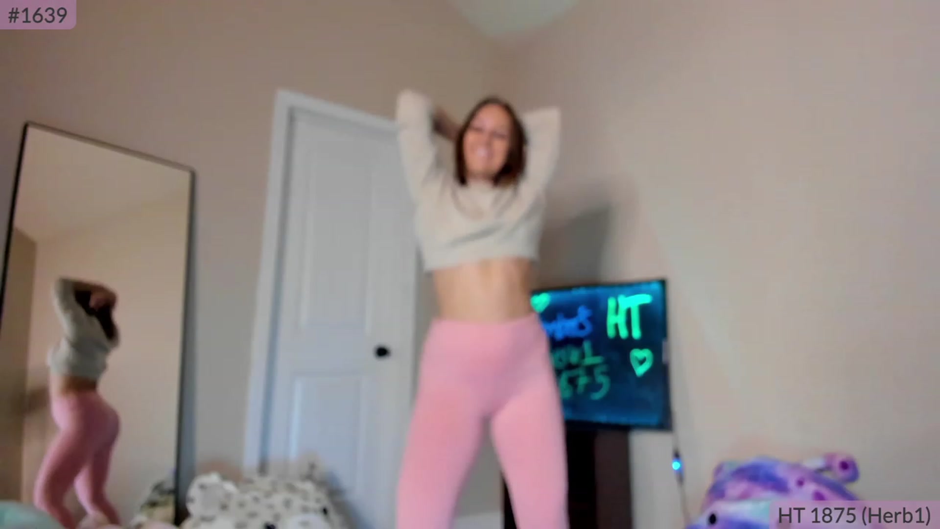 Gallery image thumbnail from Brookebee27's myfreecams stream on, 11/20/2022, 24:48 image 7 of 20