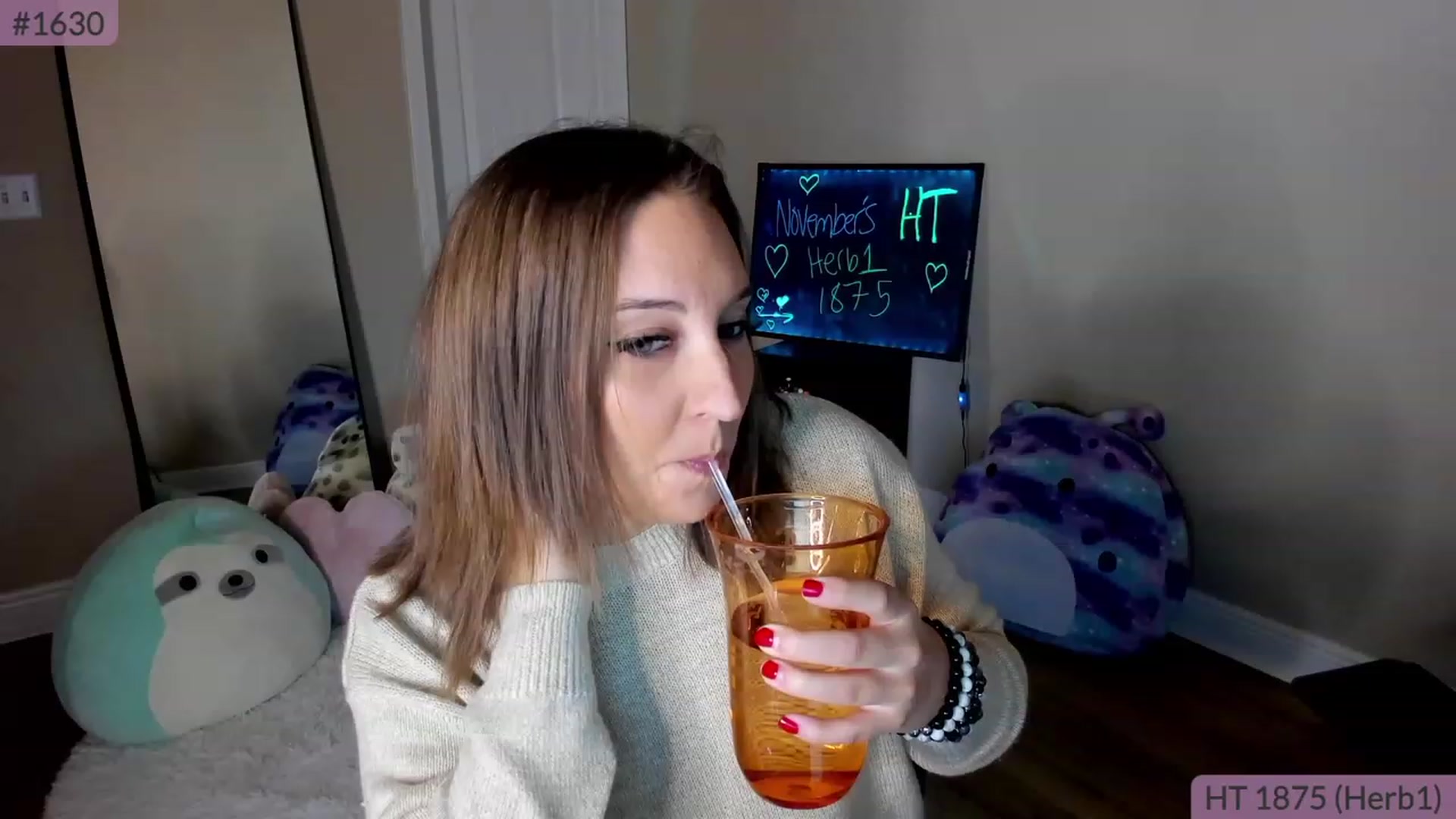 Gallery image thumbnail from Brookebee27's myfreecams stream on, 11/20/2022, 24:48 image 17 of 20