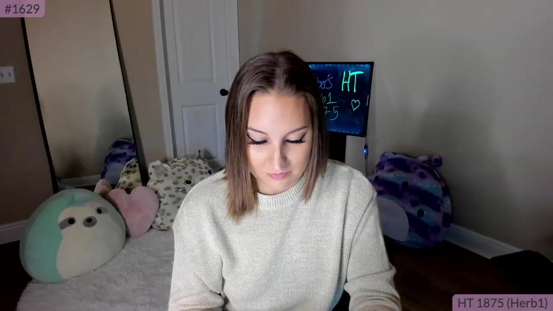 Gallery image thumbnail from Brookebee27's myfreecams stream on, 11/20/2022, 24:48 image 15 of 20