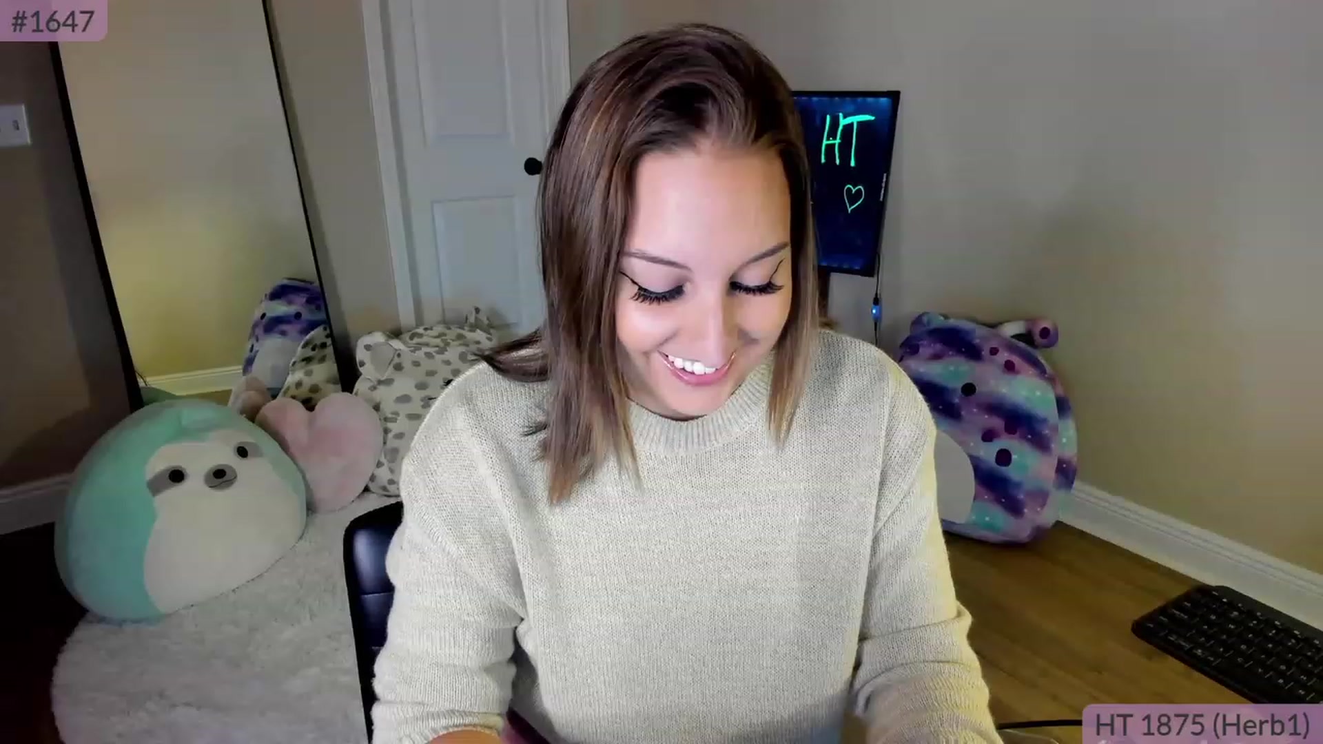 Gallery image thumbnail from Brookebee27's myfreecams stream on, 11/20/2022, 24:48 image 3 of 20